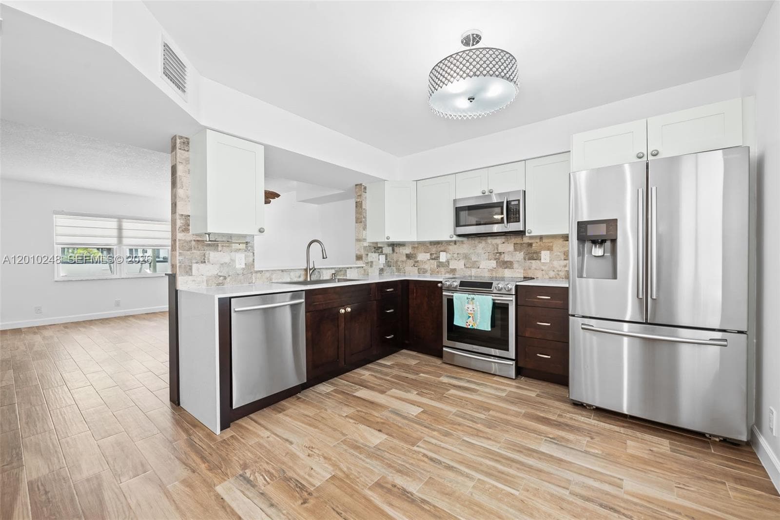 343 Virginia St photo 14
