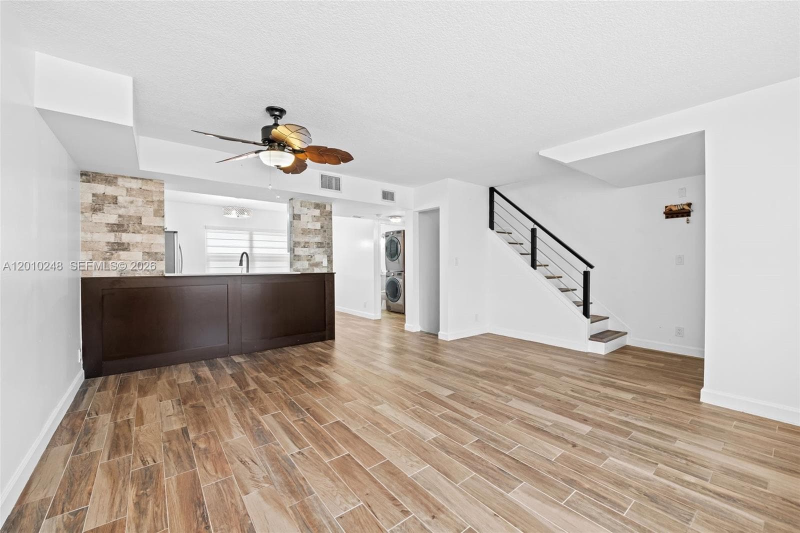 343 Virginia St photo 11