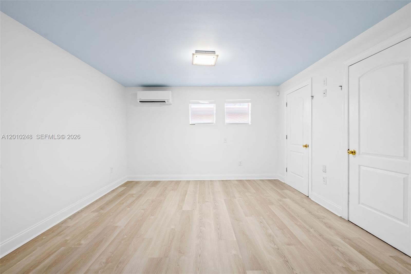 343 Virginia St photo 19