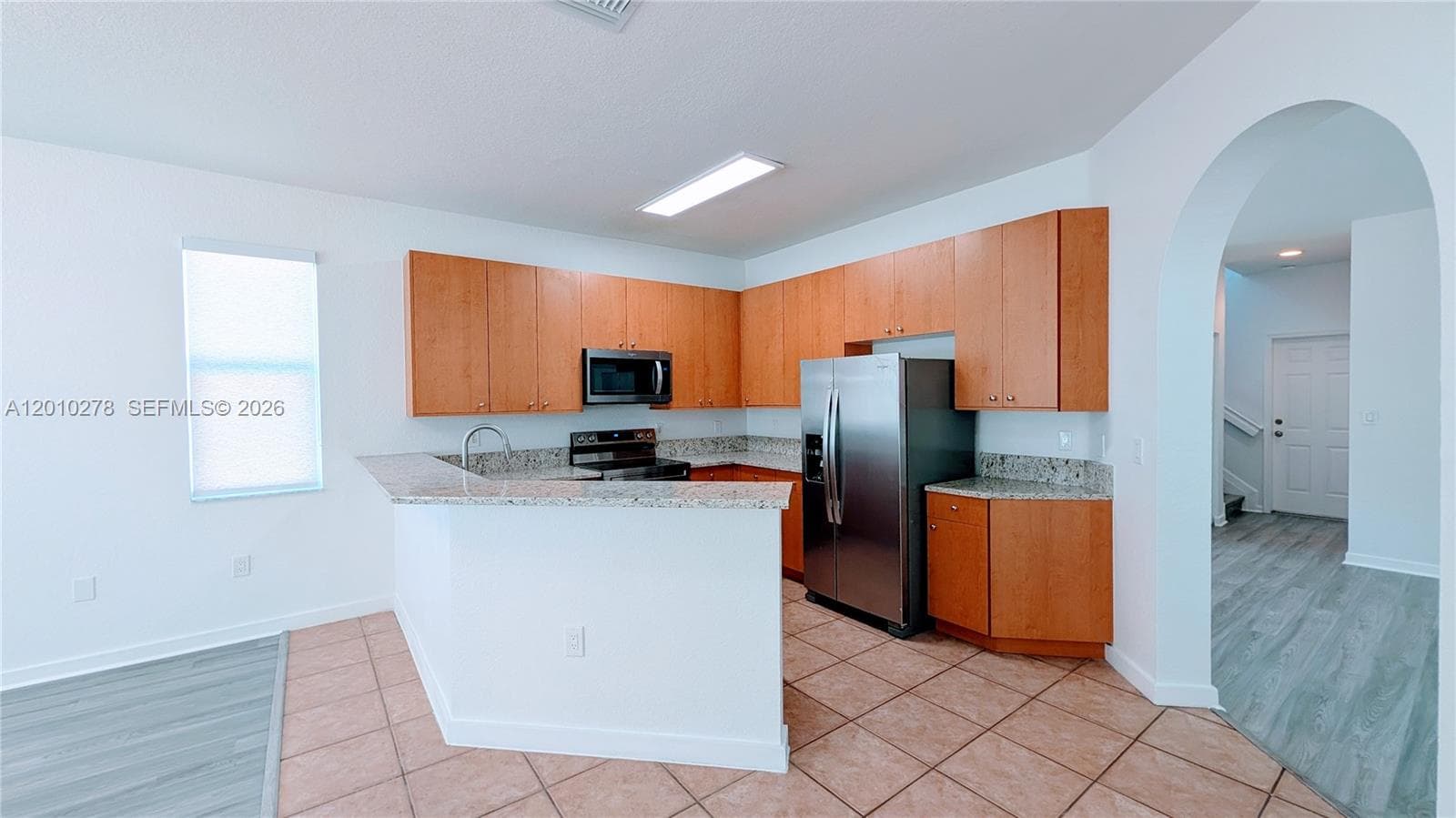2151 NE 37th Ter photo 4