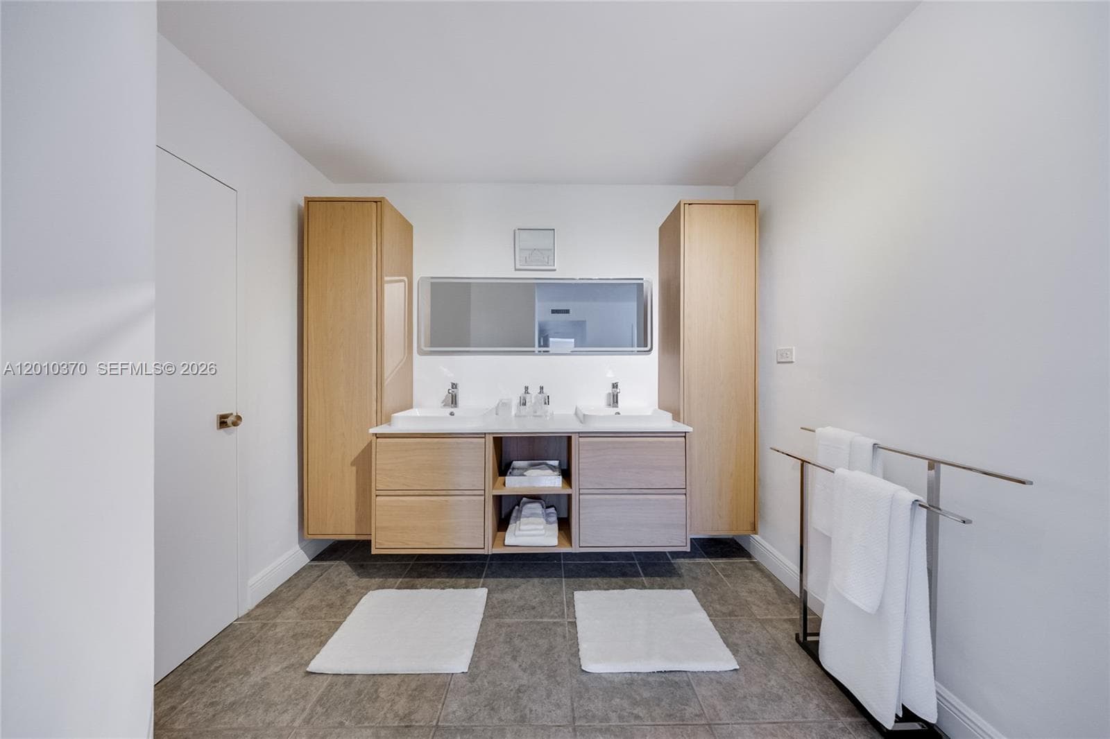 FOUR WINDS · #501 in Surfside - Photo 8