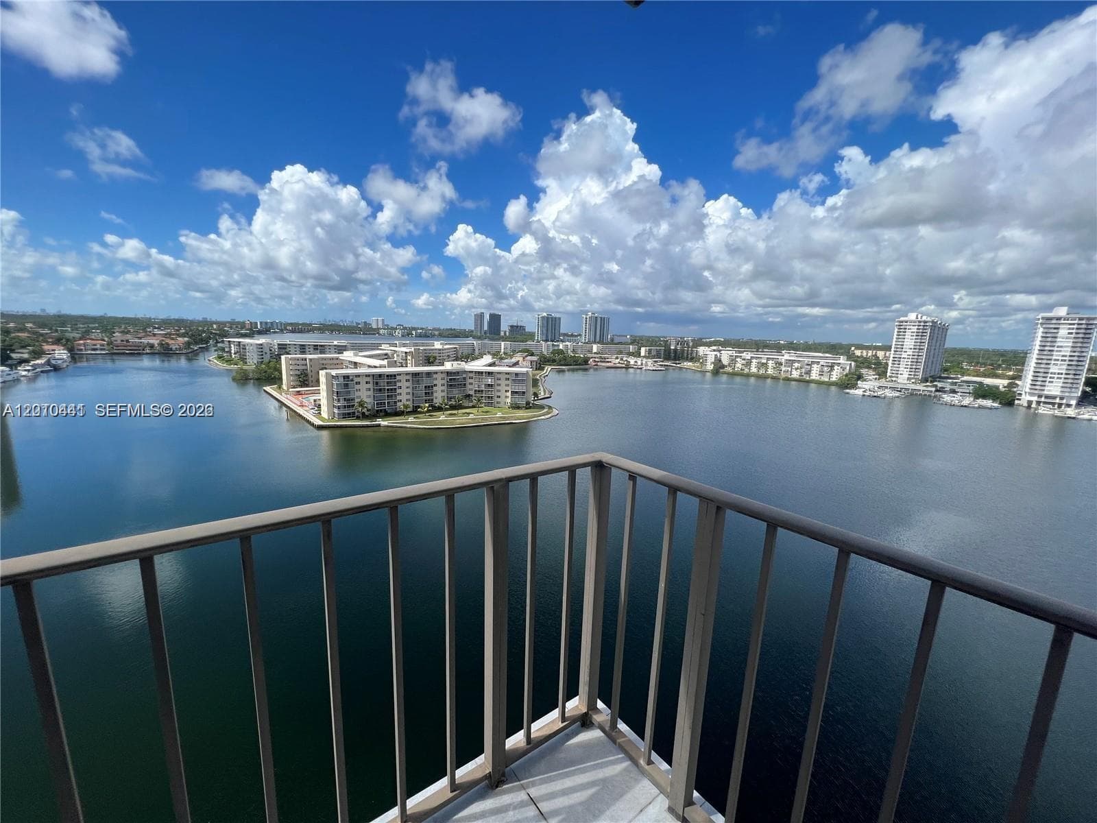 THE CLIPPER AT BISC COVE · #1417 in Aventura - Photo 9