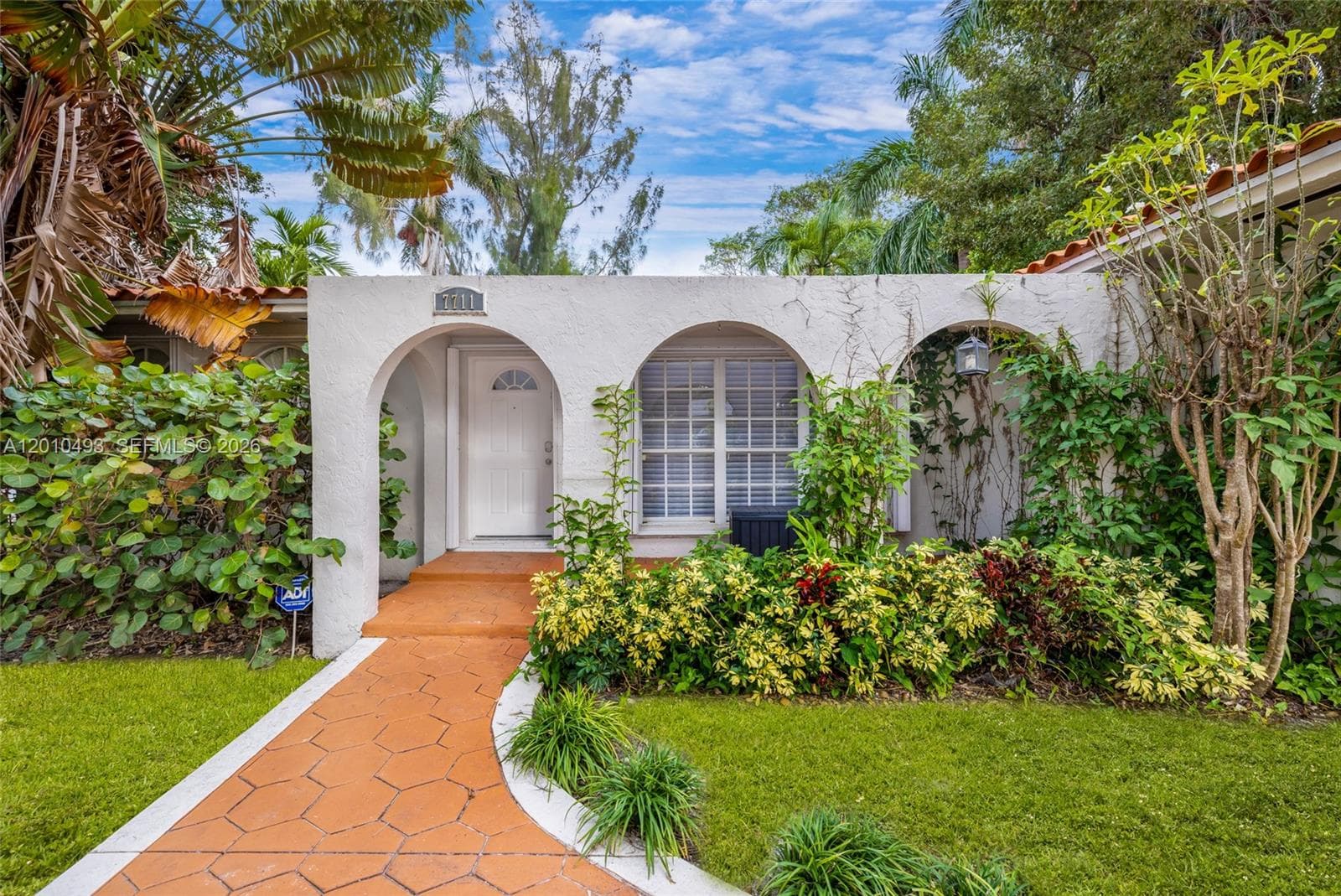 7711 Coquina Dr photo 2