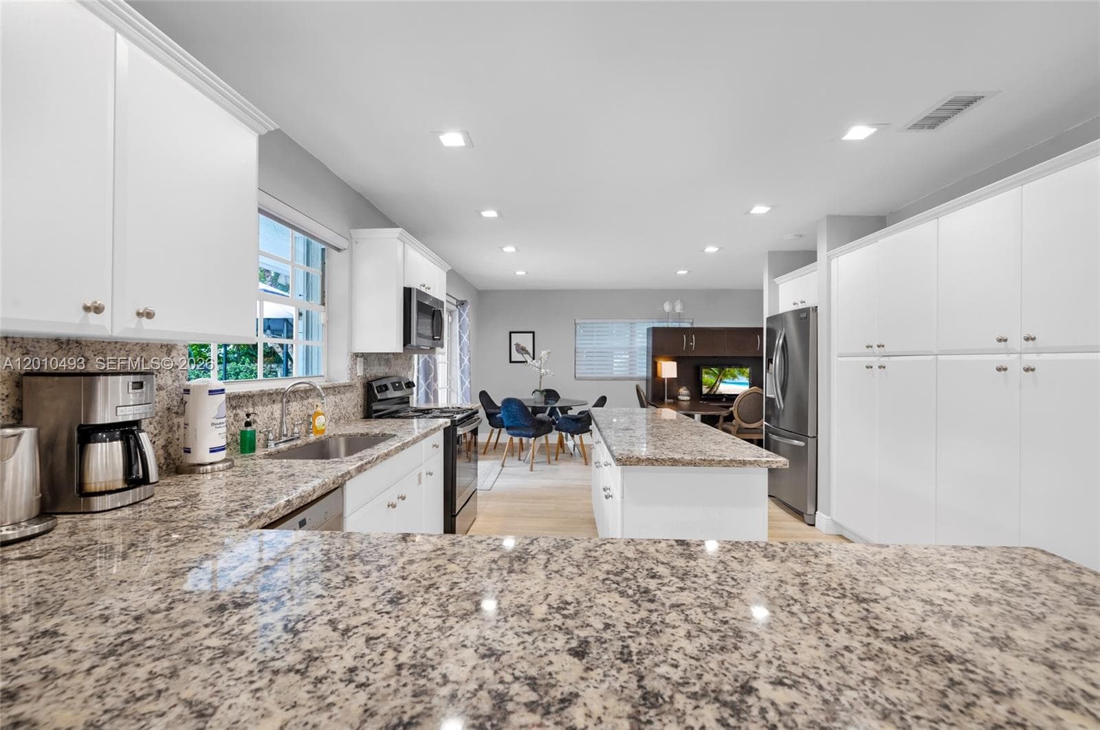 7711 Coquina Dr photo 12