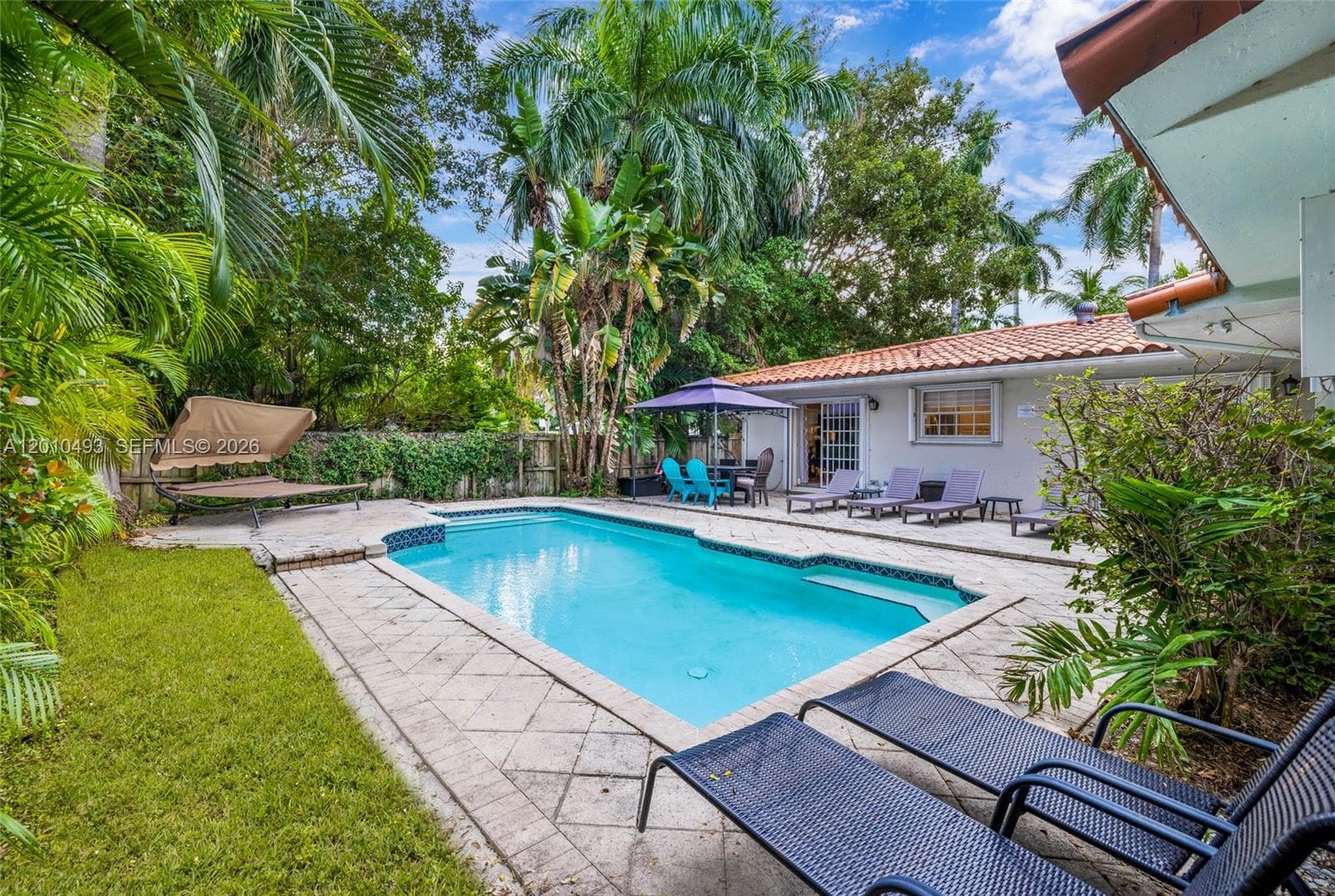 7711 Coquina Dr photo 3