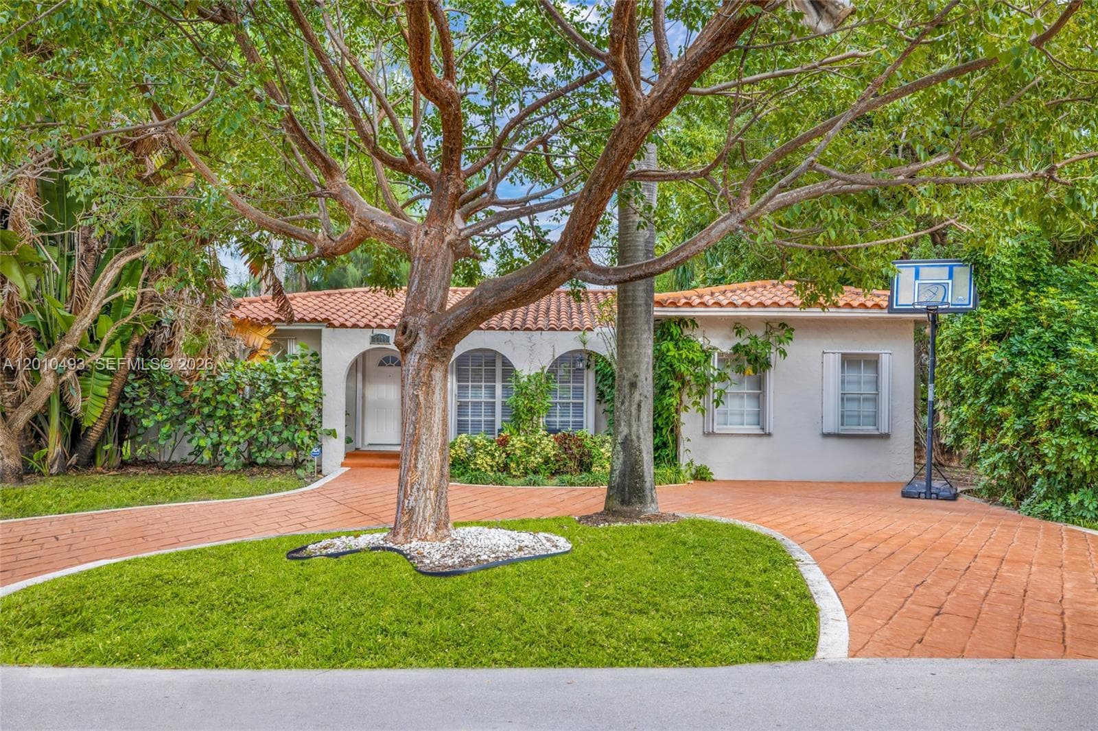 7711 Coquina Dr photo 1