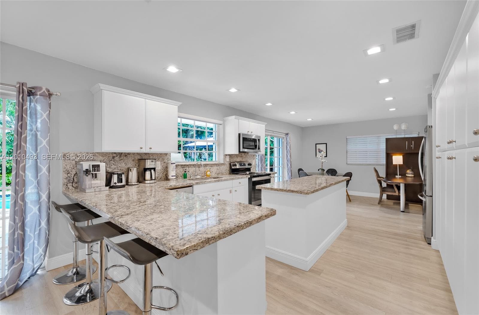 7711 Coquina Dr photo 11