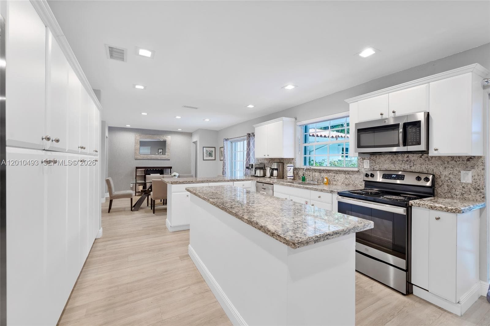 7711 Coquina Dr photo 8