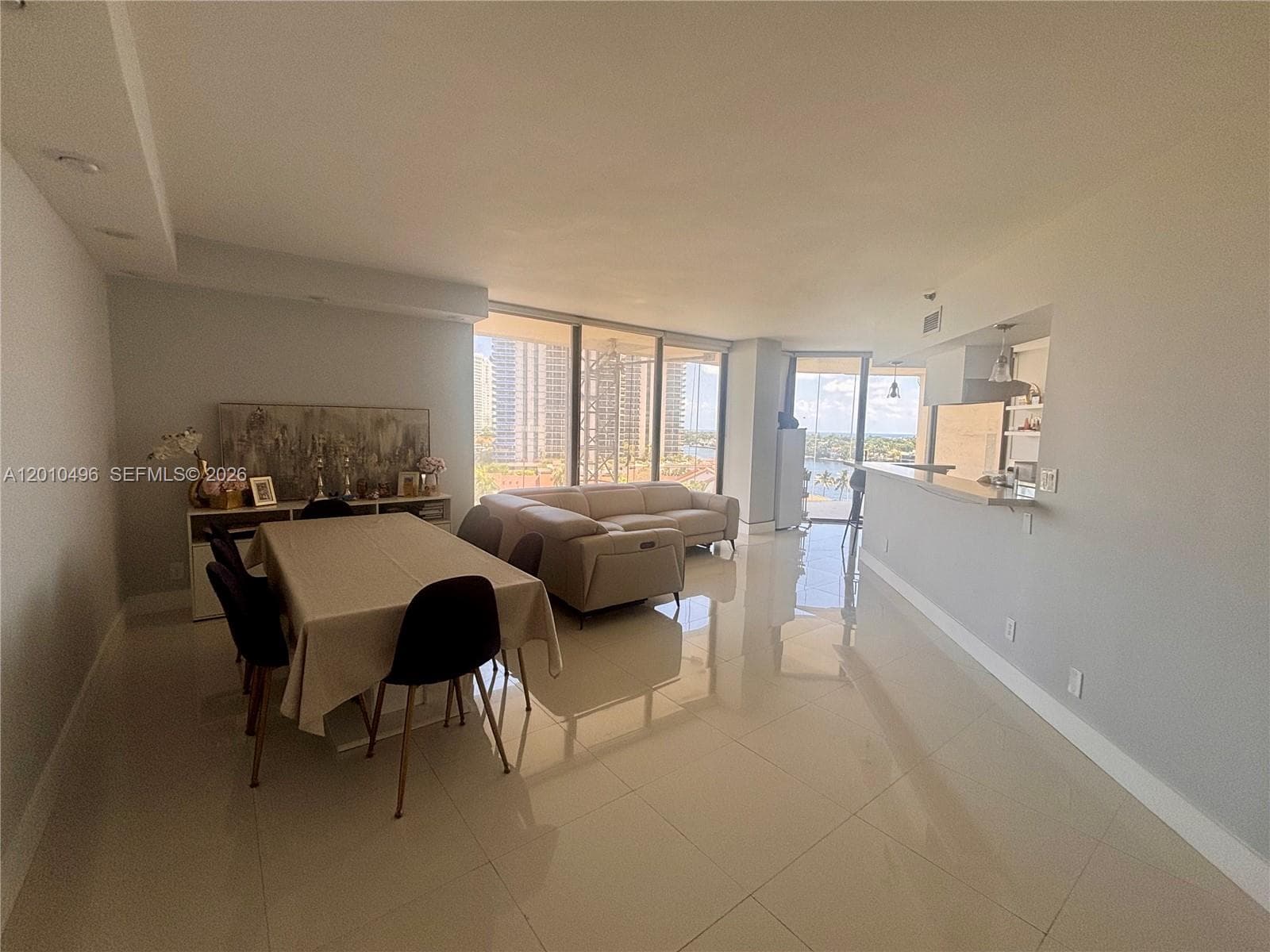 TURNBERRY TOWERS CONDO · #7B in Aventura - Photo 2