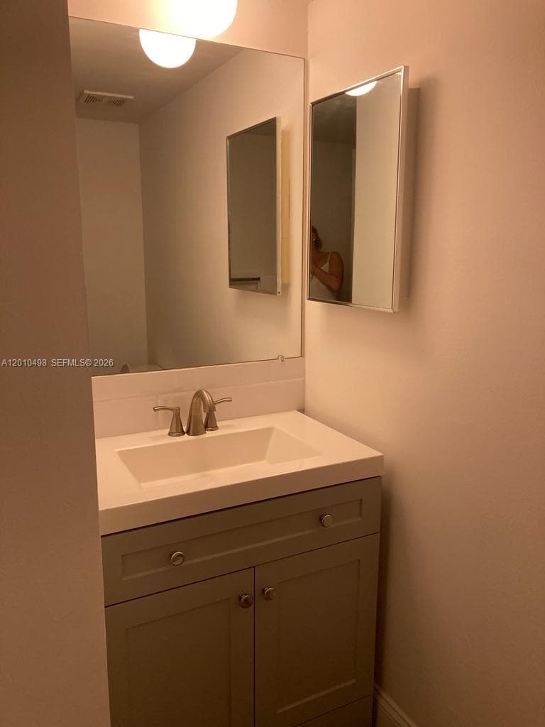 THE PALM BAY YACHT CLUB C · #506 in Miami - Photo 13