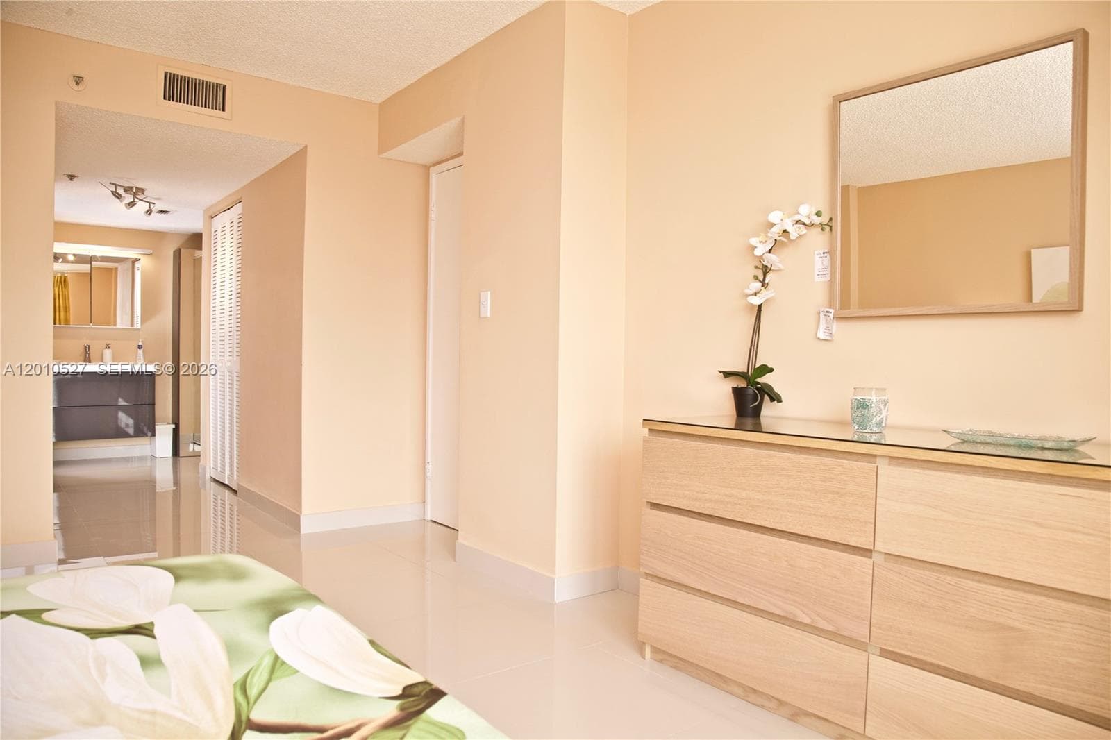 WINSTON TOWERS 600 CONDO · #1107 in Sunny Isles Beach - Photo 6