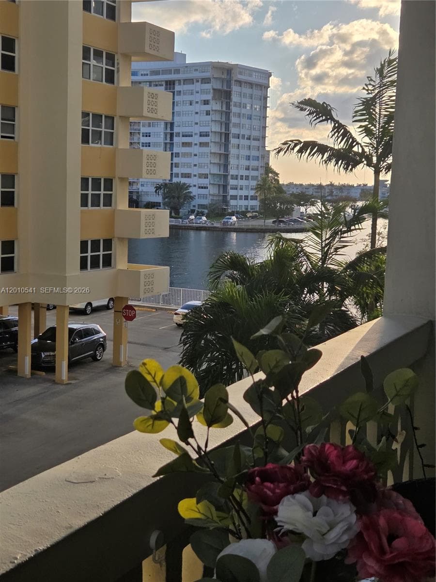 IMPERIAL TOWERS CONDO · #325 in Hallandale Beach - Photo 32