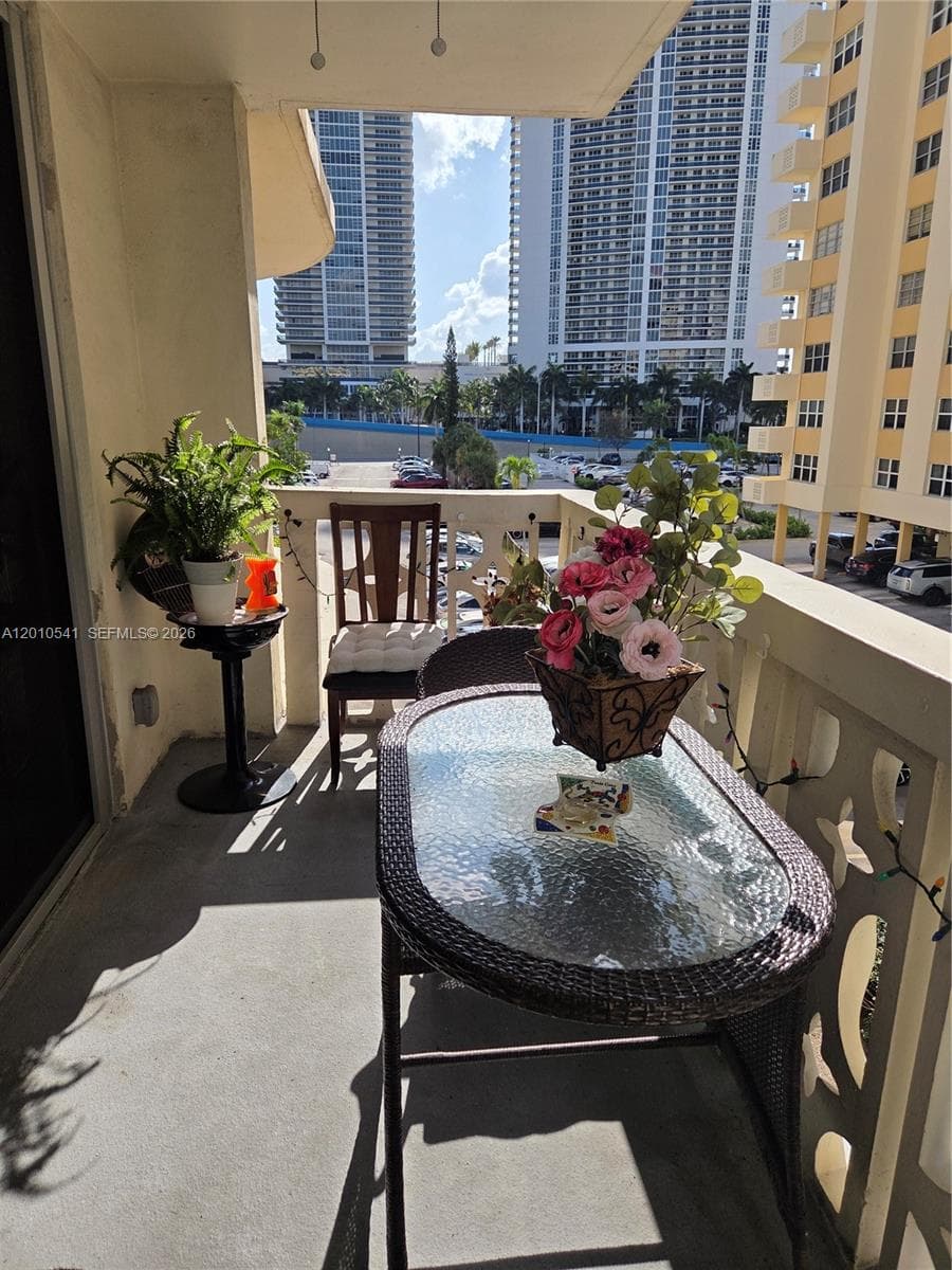 IMPERIAL TOWERS CONDO · #325 in Hallandale Beach - Photo 1