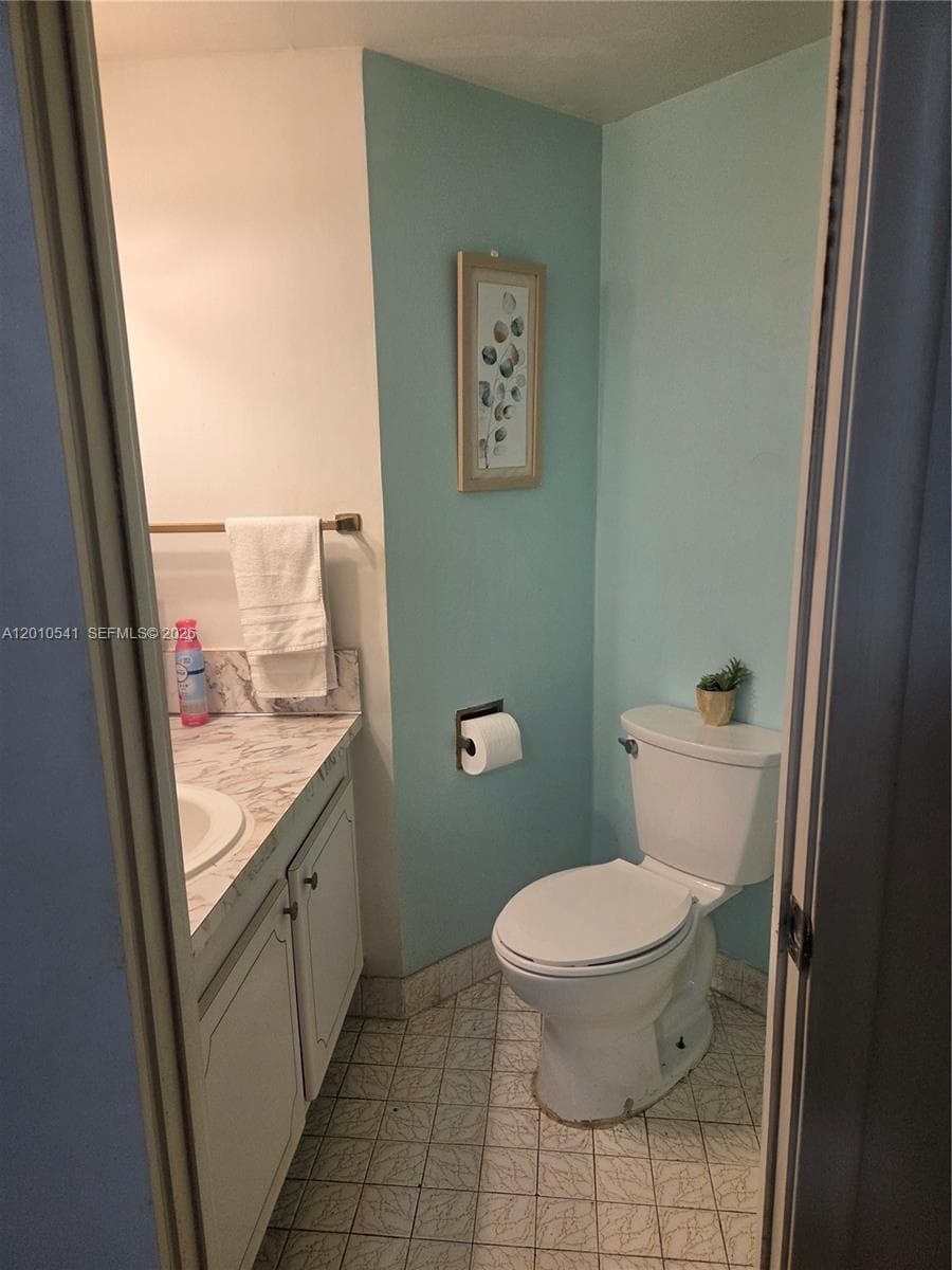 IMPERIAL TOWERS CONDO · #325 in Hallandale Beach - Photo 29