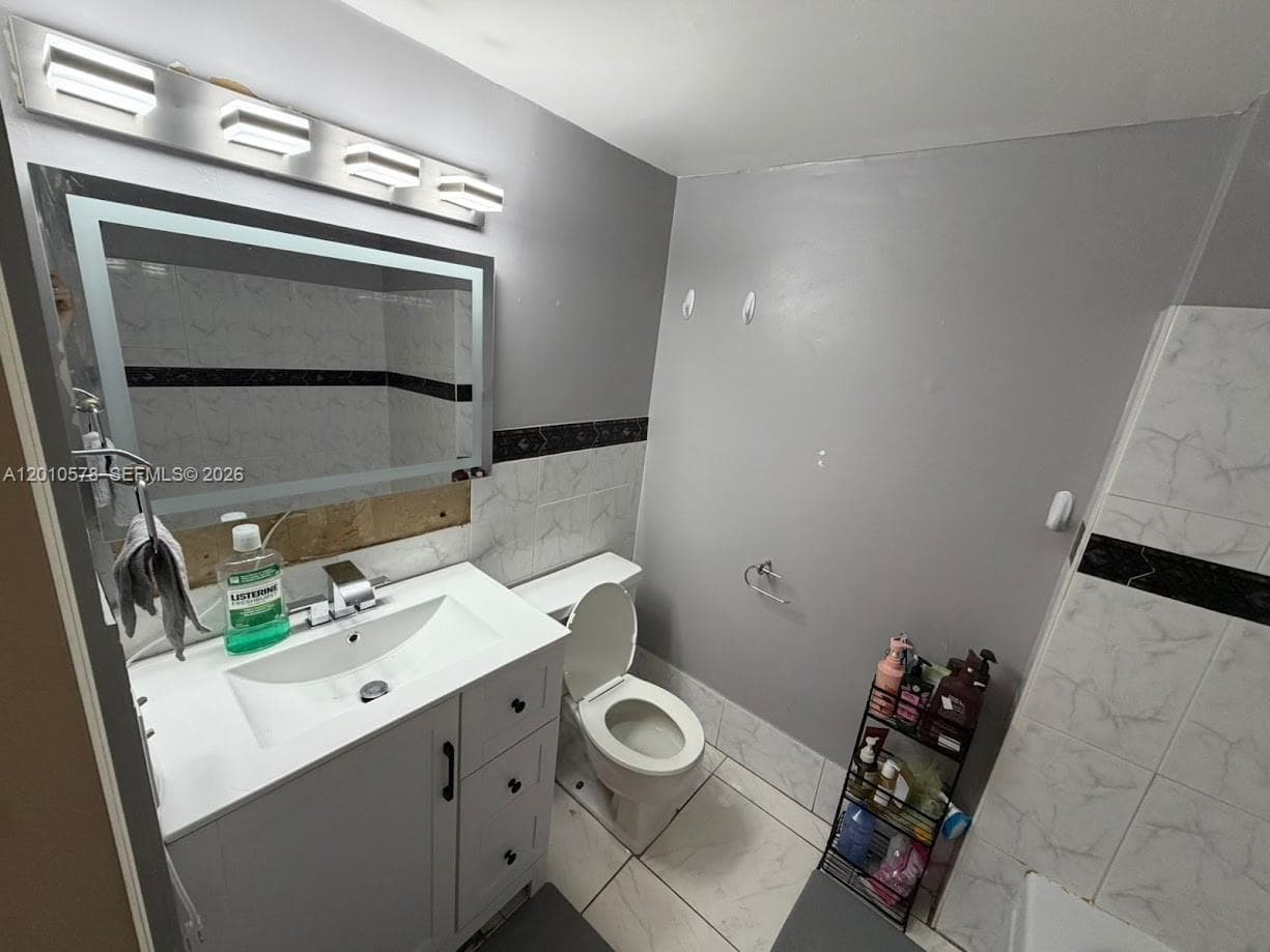 BAY PLACE CONDO · #302 in Hallandale Beach - Photo 28