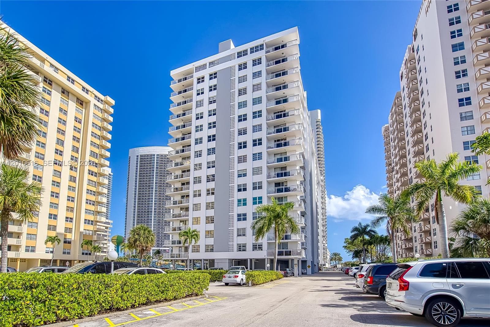 PLAZA TOWERS SOUTH · #1402 in Hallandale Beach - Photo 46