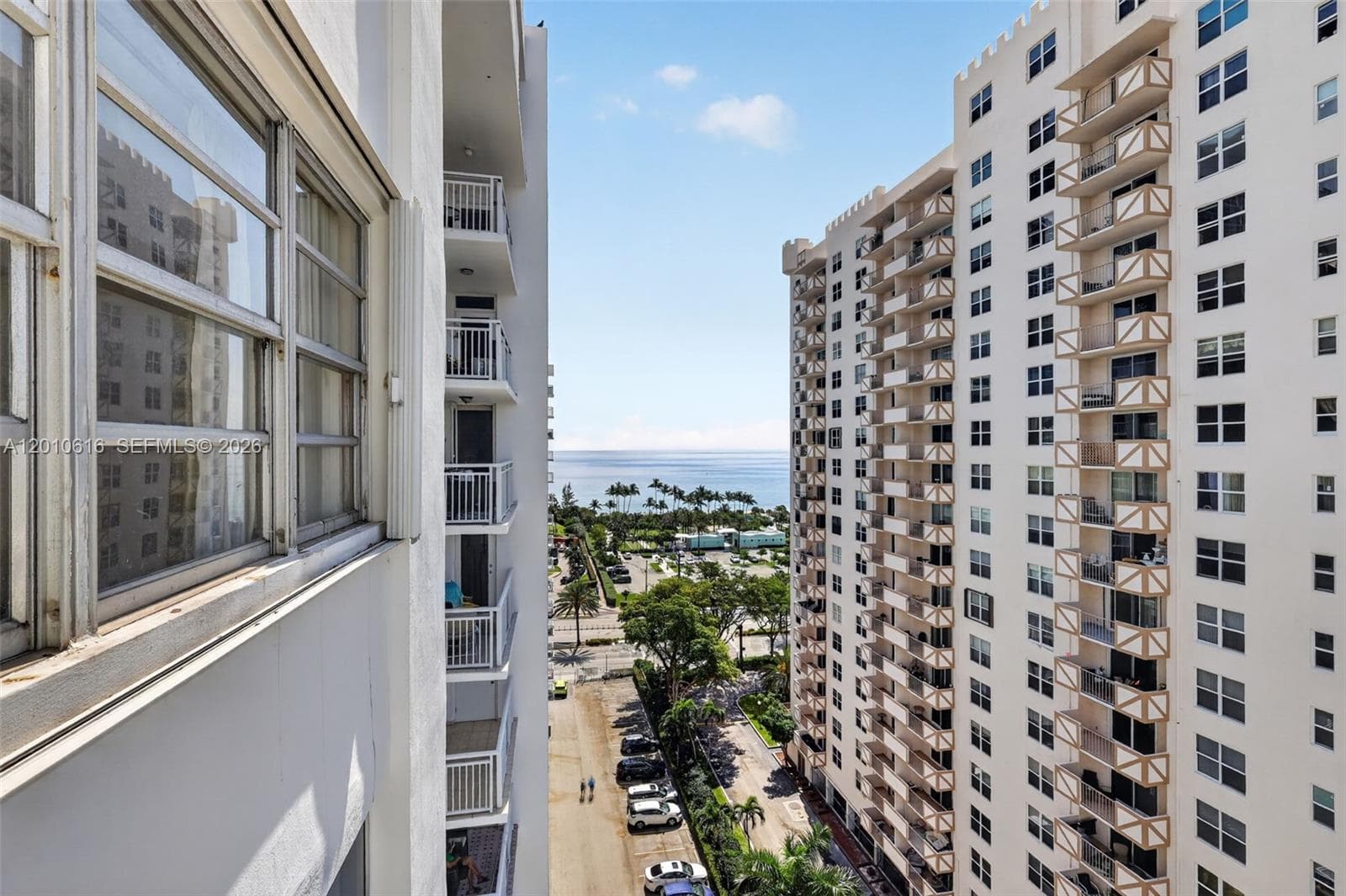 PLAZA TOWERS SOUTH · #1402 in Hallandale Beach - Photo 3