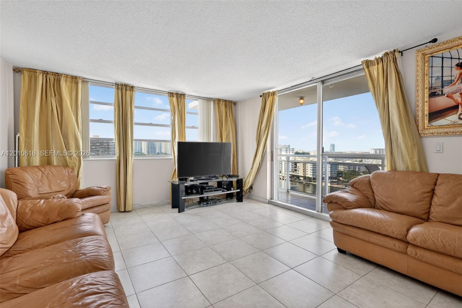 PLAZA TOWERS SOUTH · #1402 in Hallandale Beach - Photo 5