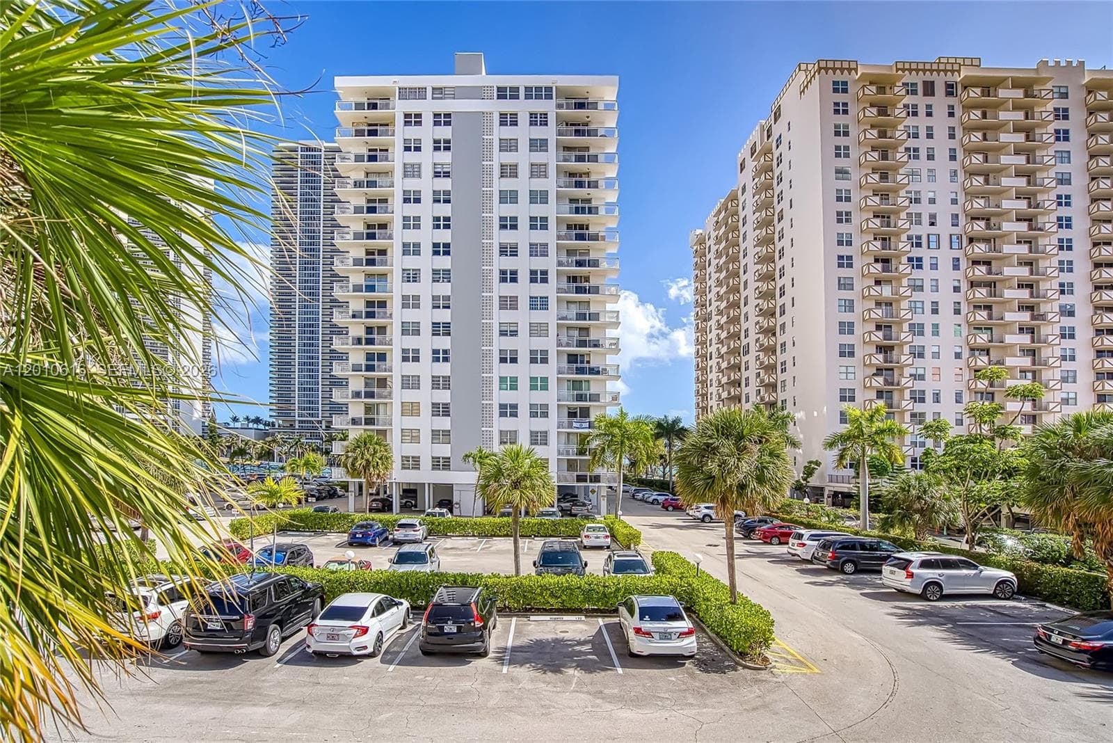PLAZA TOWERS SOUTH · #1402 in Hallandale Beach - Photo 44