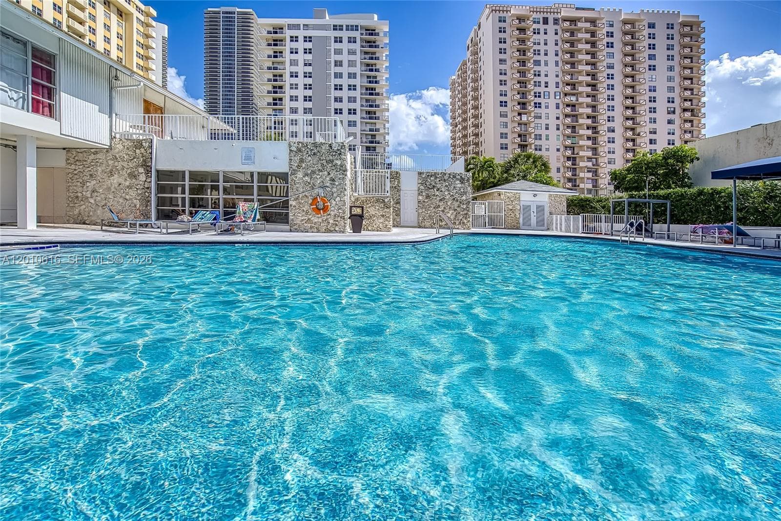 PLAZA TOWERS SOUTH · #1402 in Hallandale Beach - Photo 31