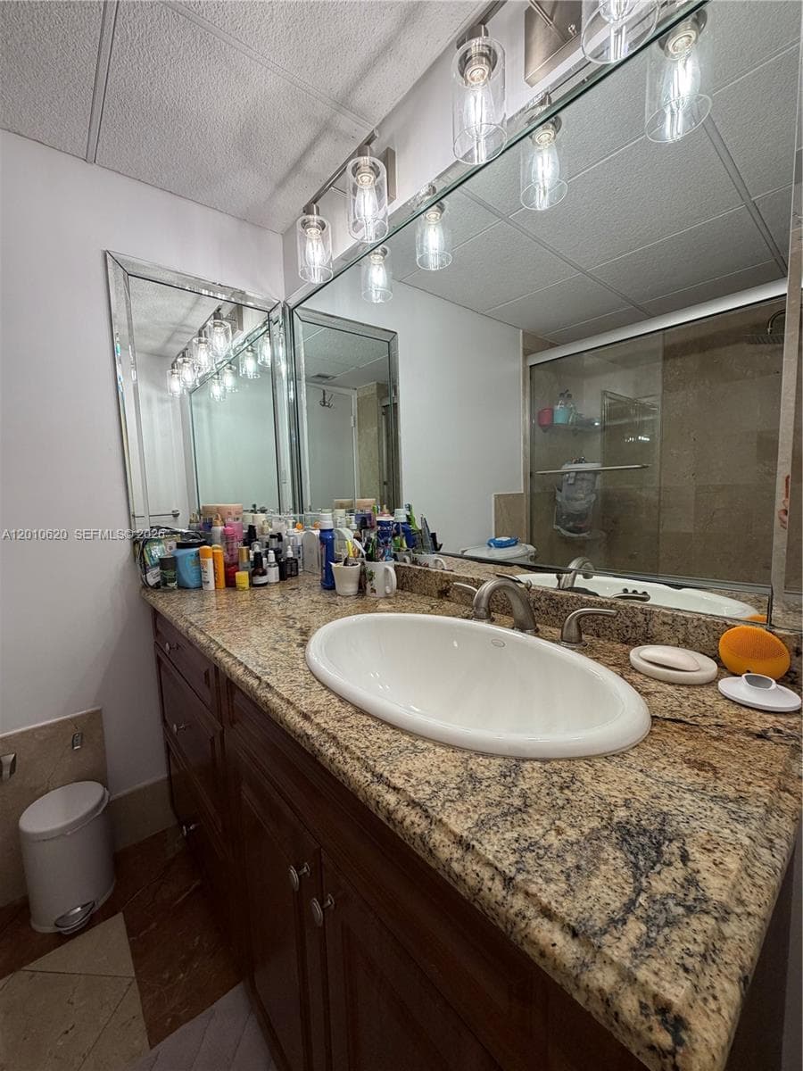 DEL PRADO PLAZA · #601 in Aventura - Photo 26
