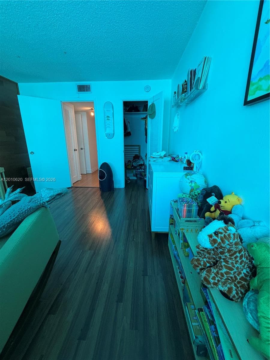 DEL PRADO PLAZA · #601 in Aventura - Photo 20