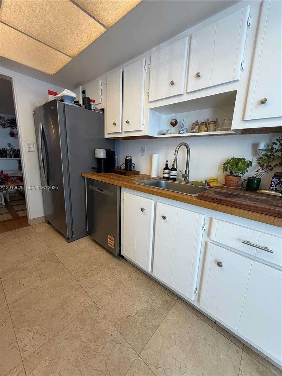 DEL PRADO PLAZA · #601 in Aventura - Photo 14