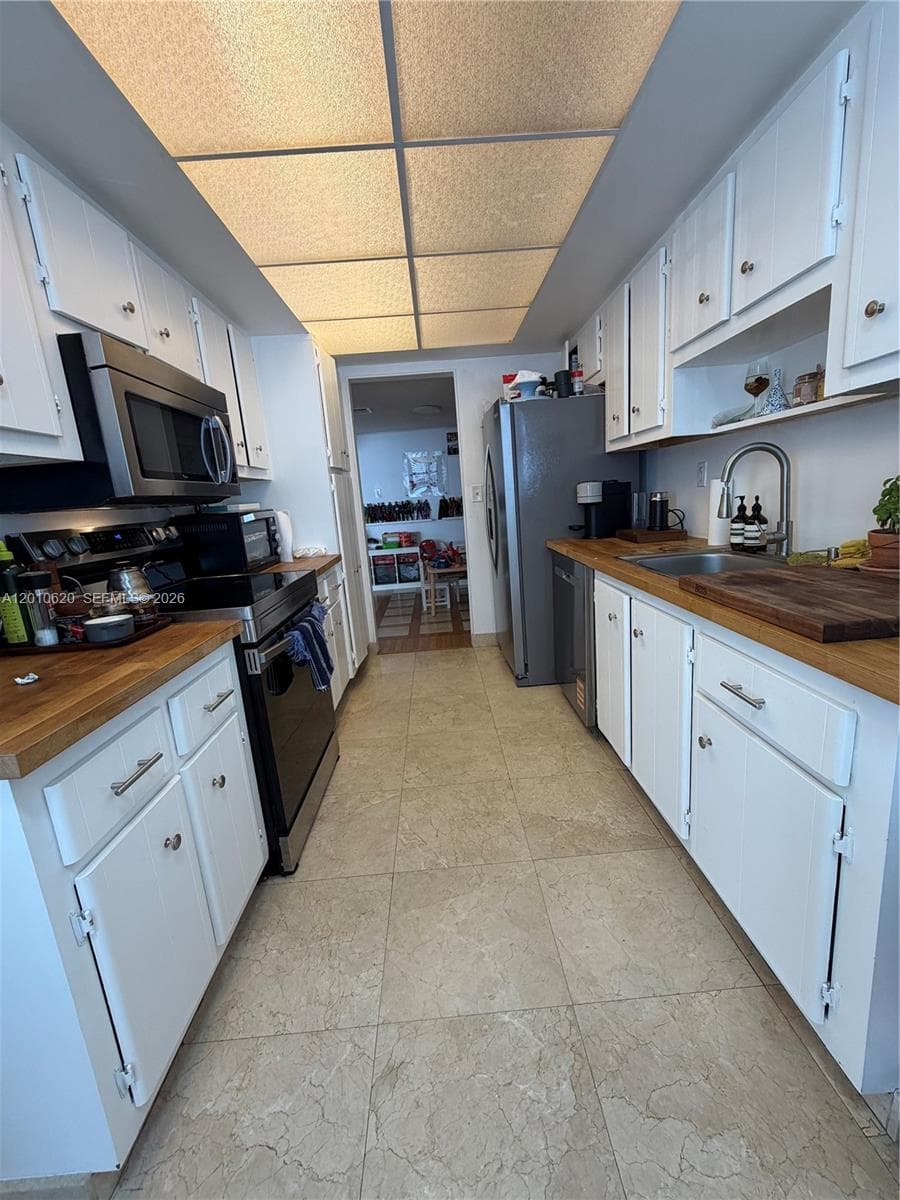 DEL PRADO PLAZA · #601 in Aventura - Photo 15