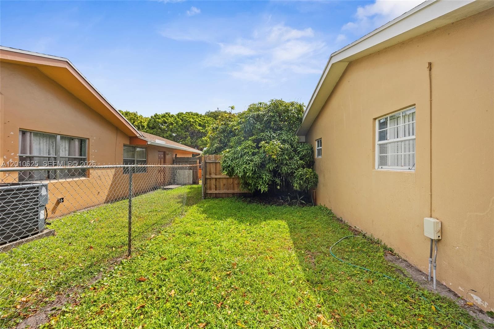 1831 Hiltonia Cir photo 42
