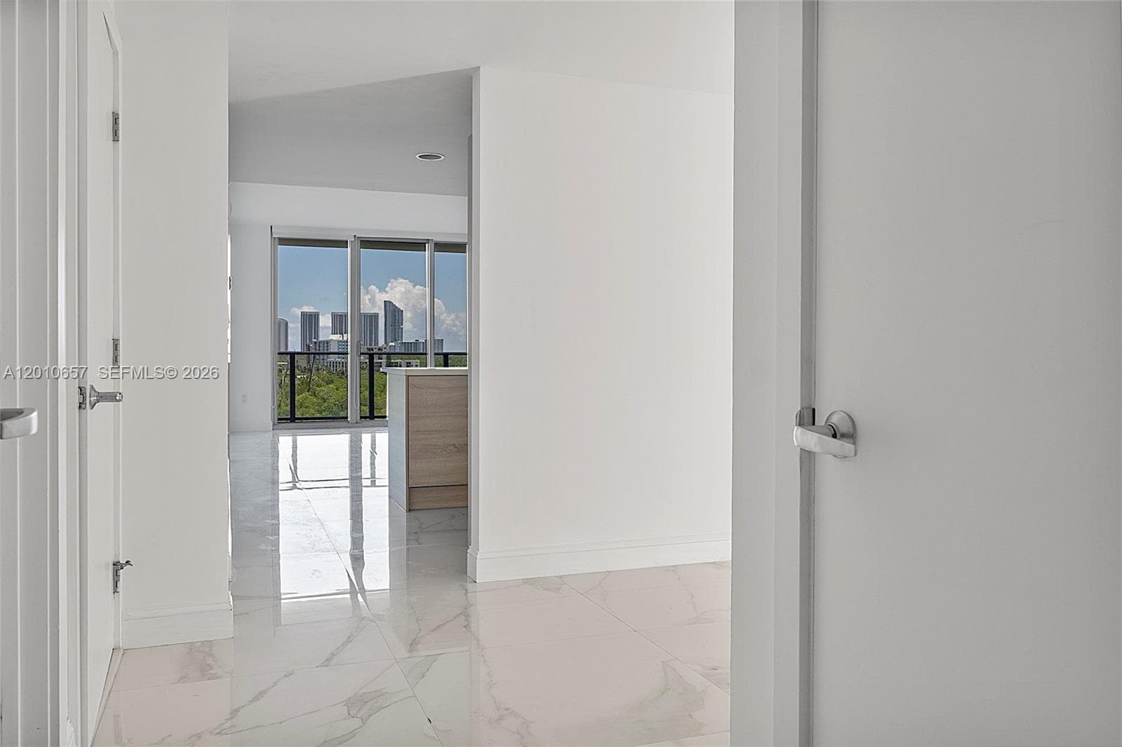 THE HARBOUR SOUTH CONDO · #717 in North Miami Beach - Photo 2