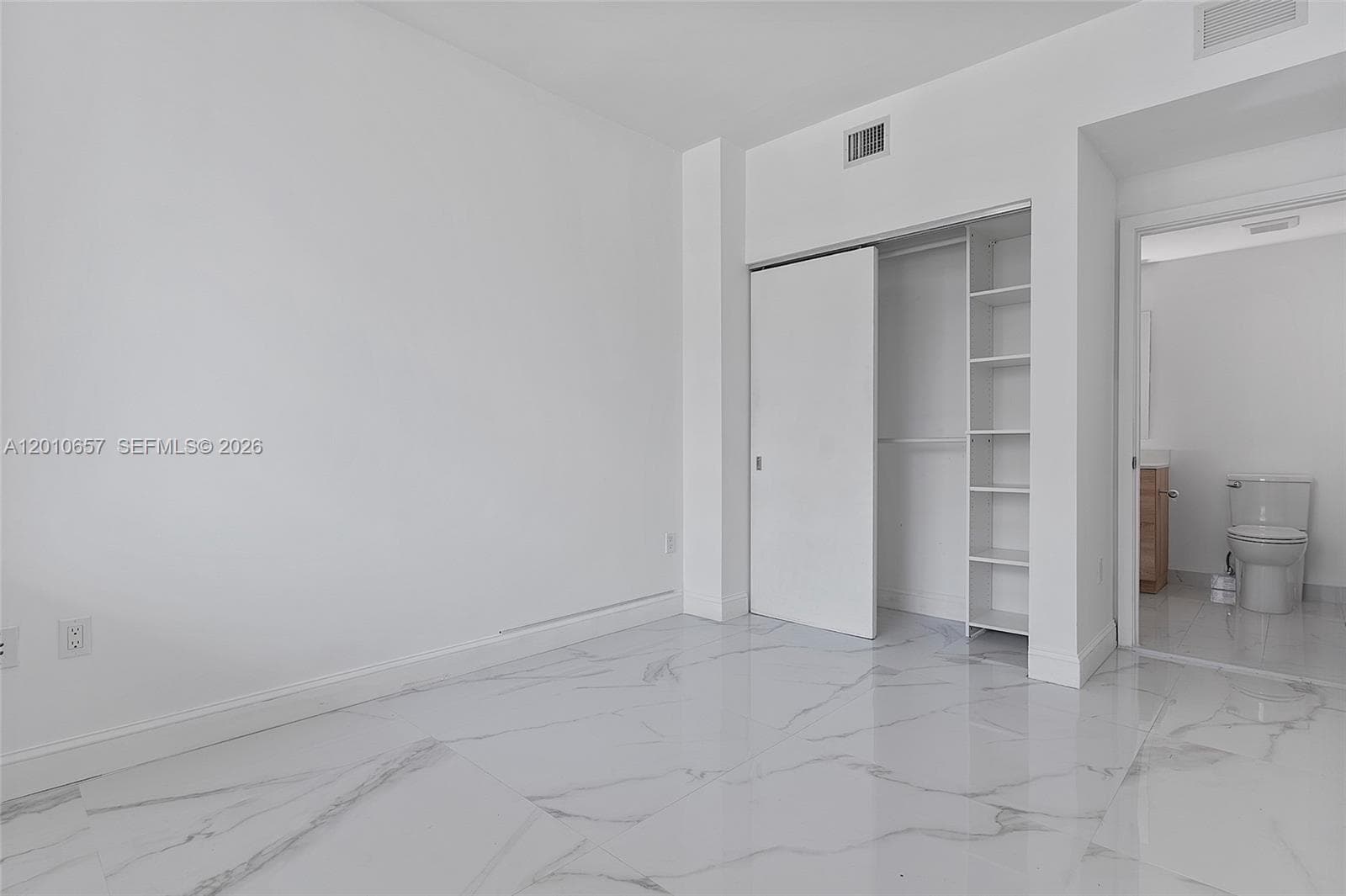 THE HARBOUR SOUTH CONDO · #717 in North Miami Beach - Photo 14