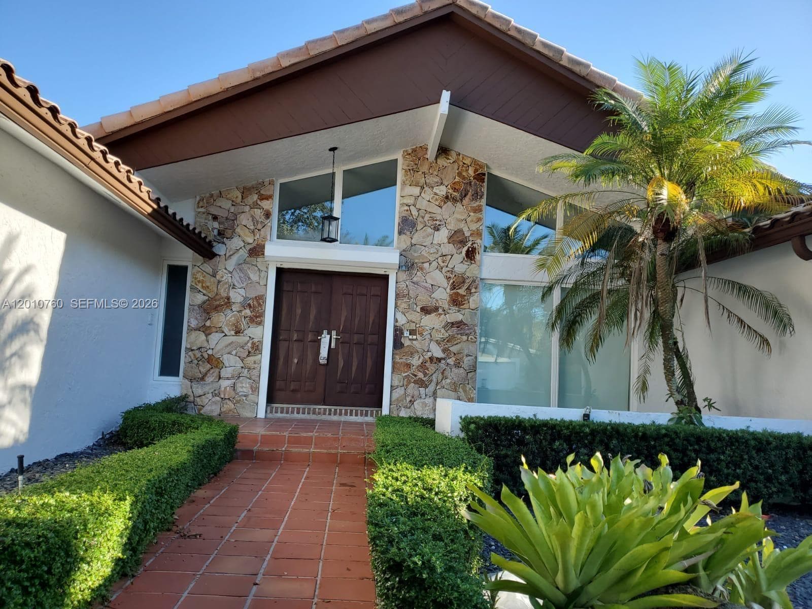 10500 SW 126th St photo 1
