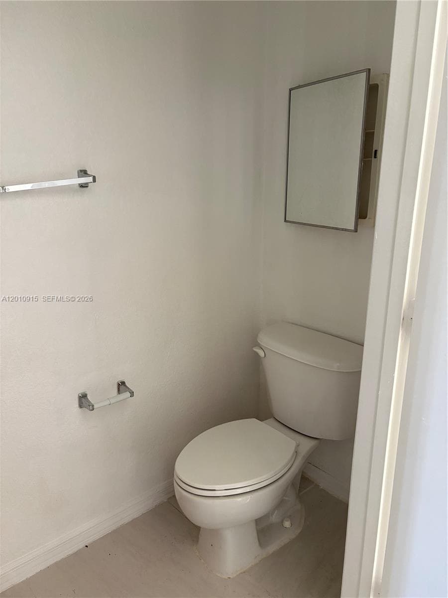 2086 NE 167th St # 108 #2-108 photo 5