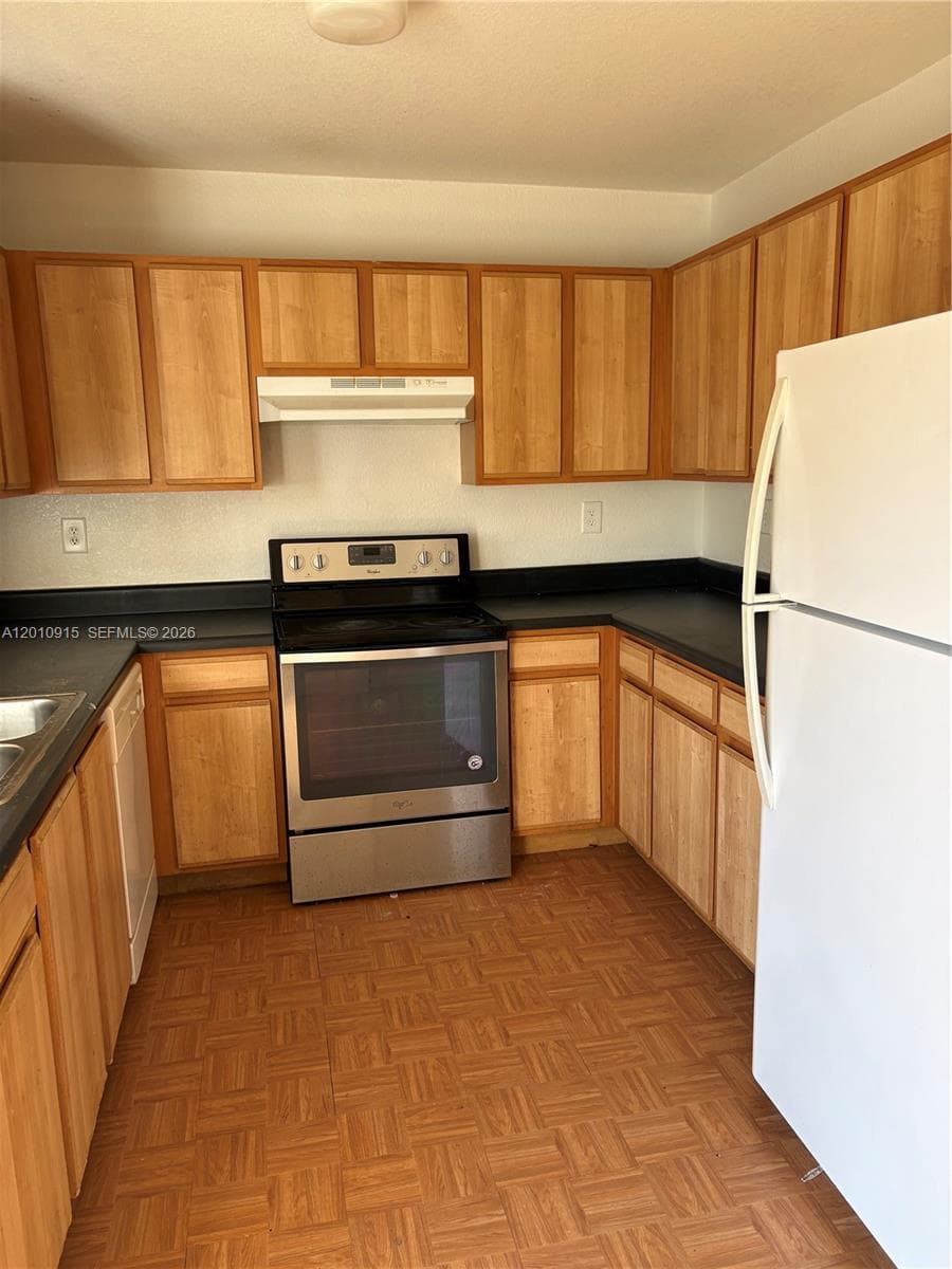 2086 NE 167th St # 108 #2-108 photo 4