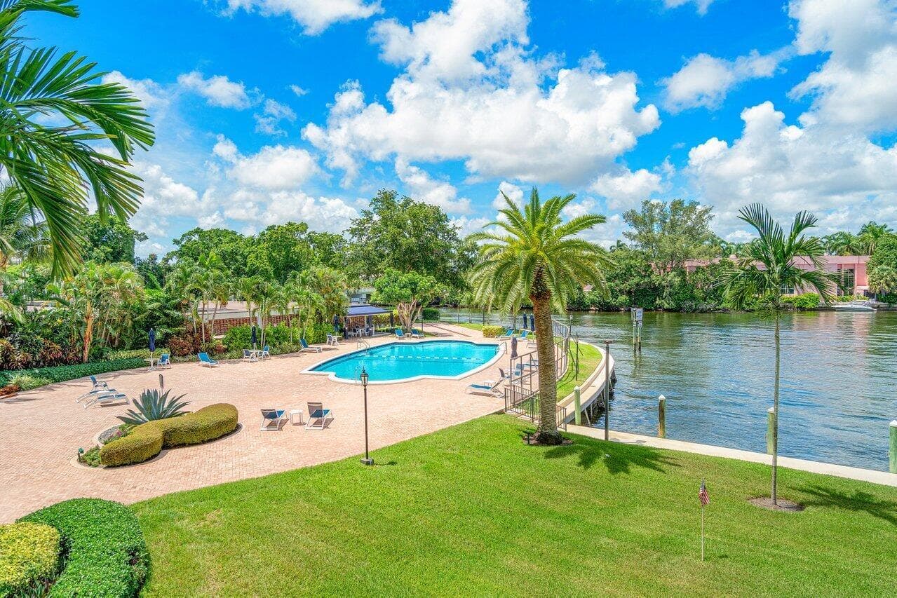 026-701EastCaminoReal-9G-BocaRaton-FL-33