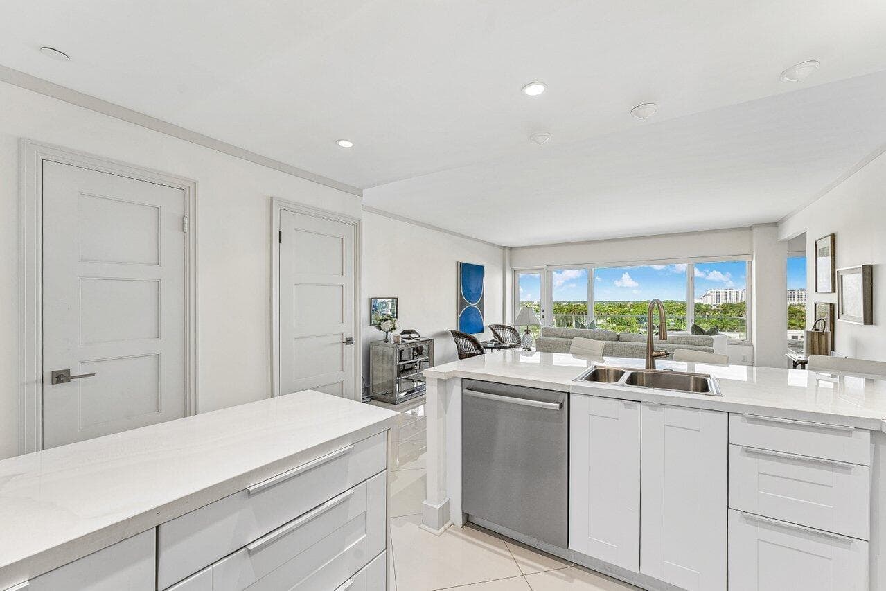 014-701EastCaminoReal-9G-BocaRaton-FL-33