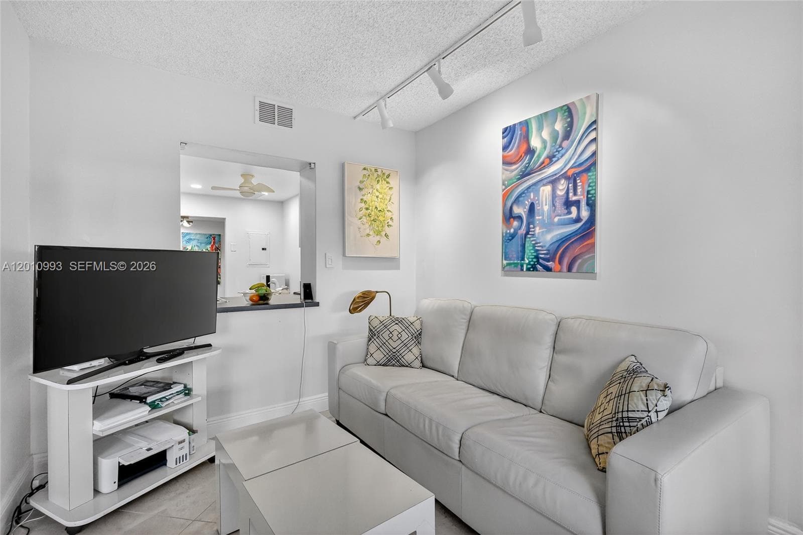 OCEANVIEW PARK CONDO · #104 in Hallandale Beach - Photo 2