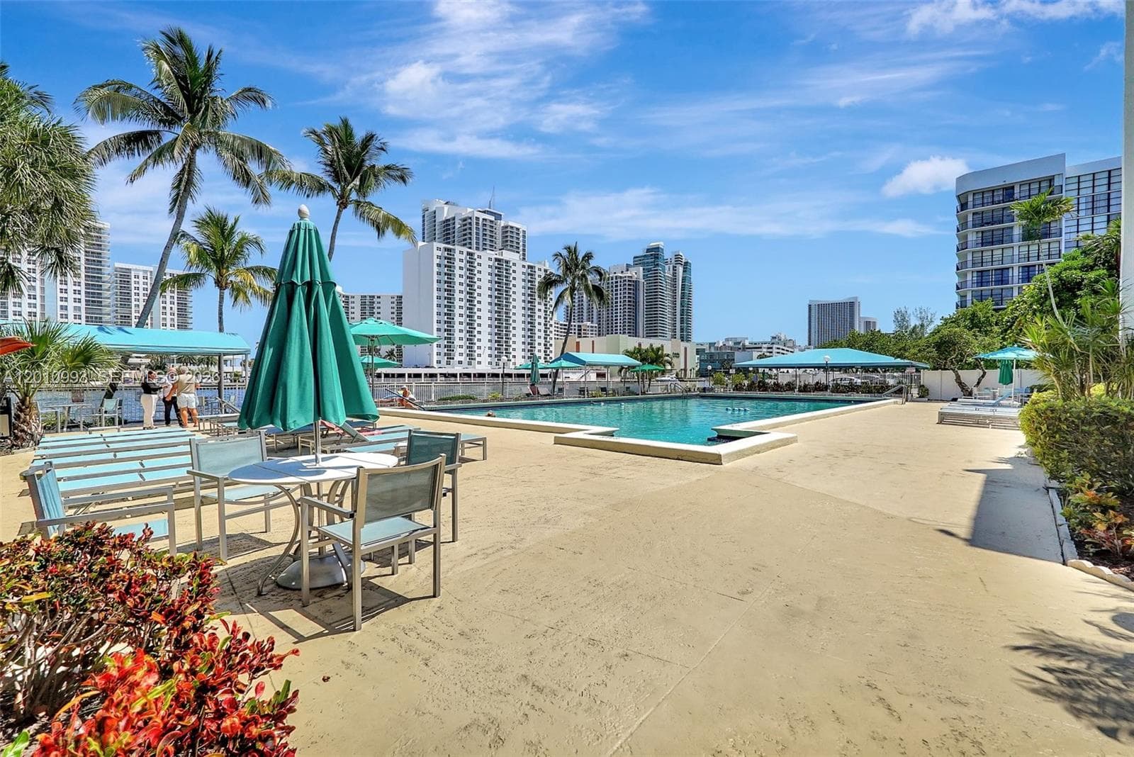OCEANVIEW PARK CONDO · #104 in Hallandale Beach - Photo 52