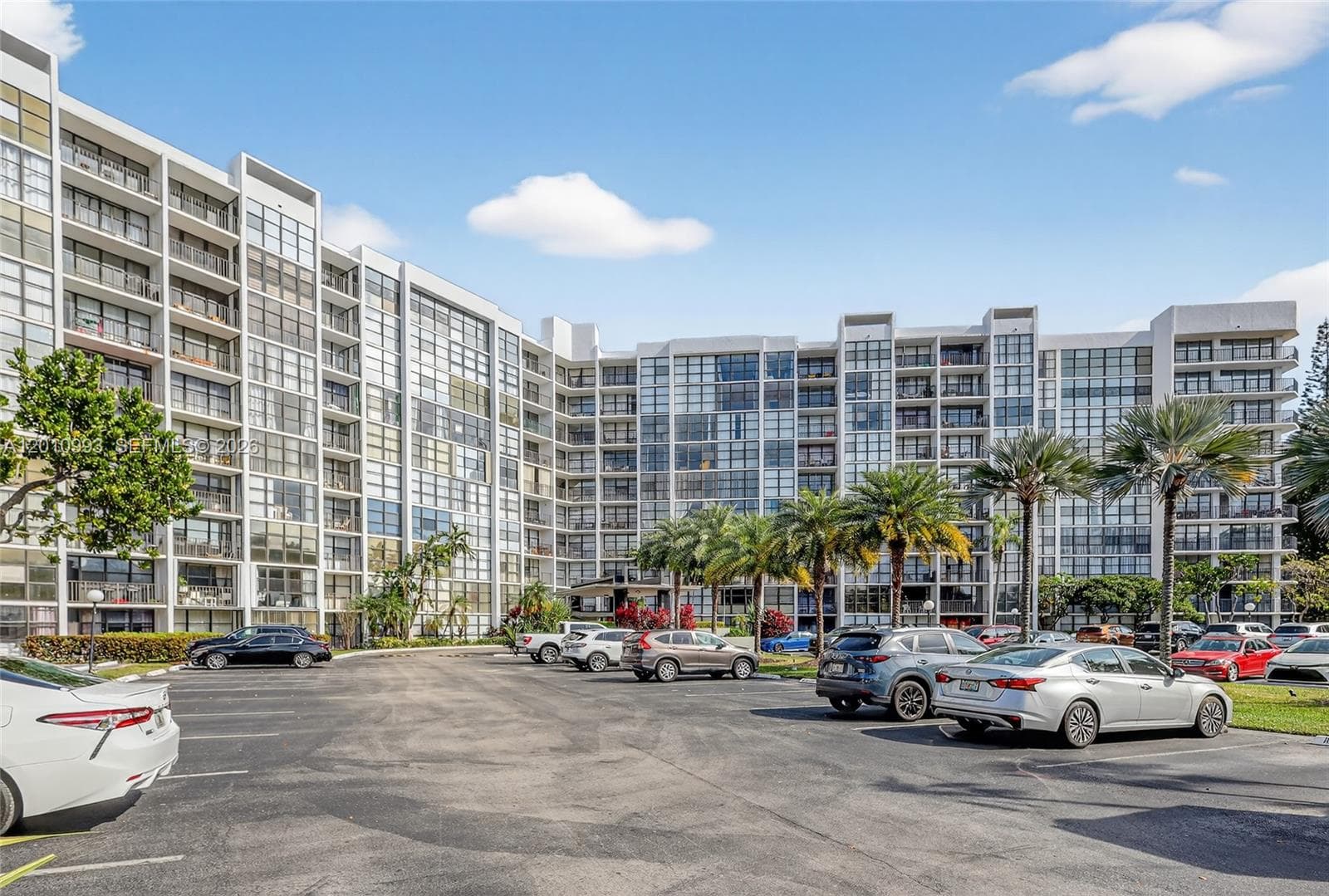 OCEANVIEW PARK CONDO · #104 in Hallandale Beach - Photo 46