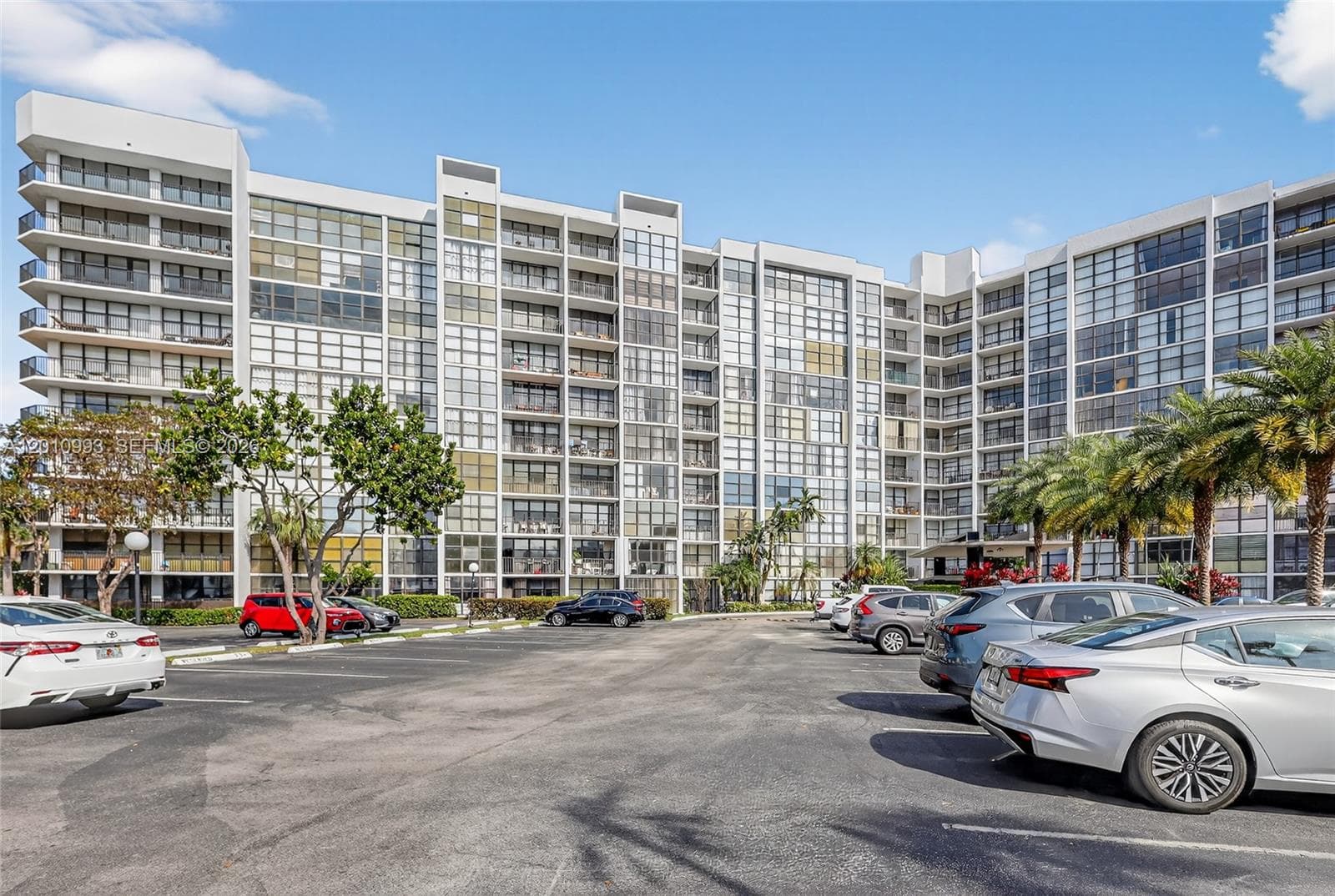 OCEANVIEW PARK CONDO · #104 in Hallandale Beach - Photo 47