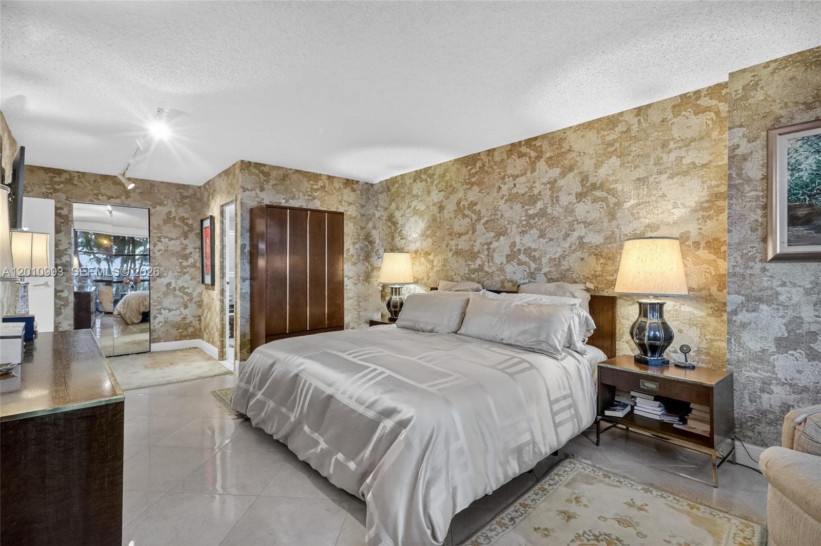 OCEANVIEW PARK CONDO · #104 in Hallandale Beach - Photo 36