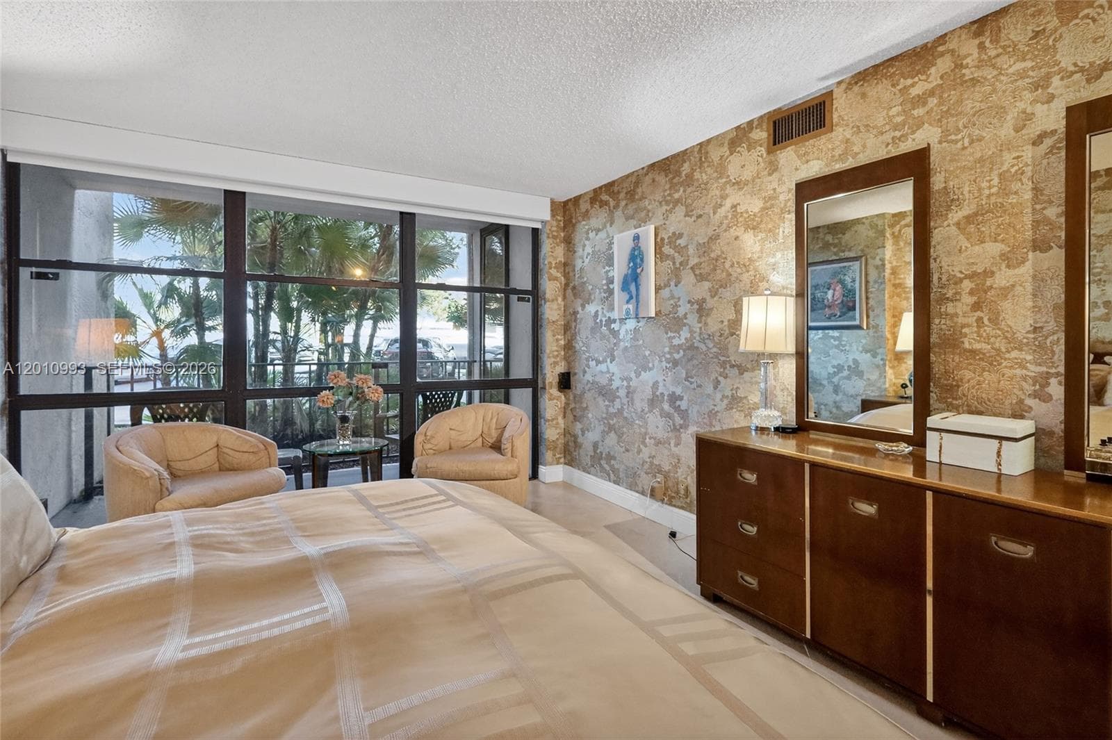 OCEANVIEW PARK CONDO · #104 in Hallandale Beach - Photo 34