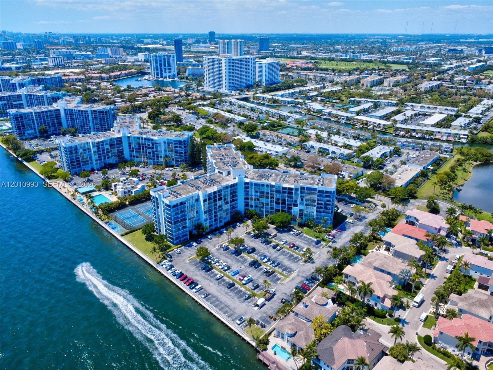 OCEANVIEW PARK CONDO · #104 in Hallandale Beach - Photo 61