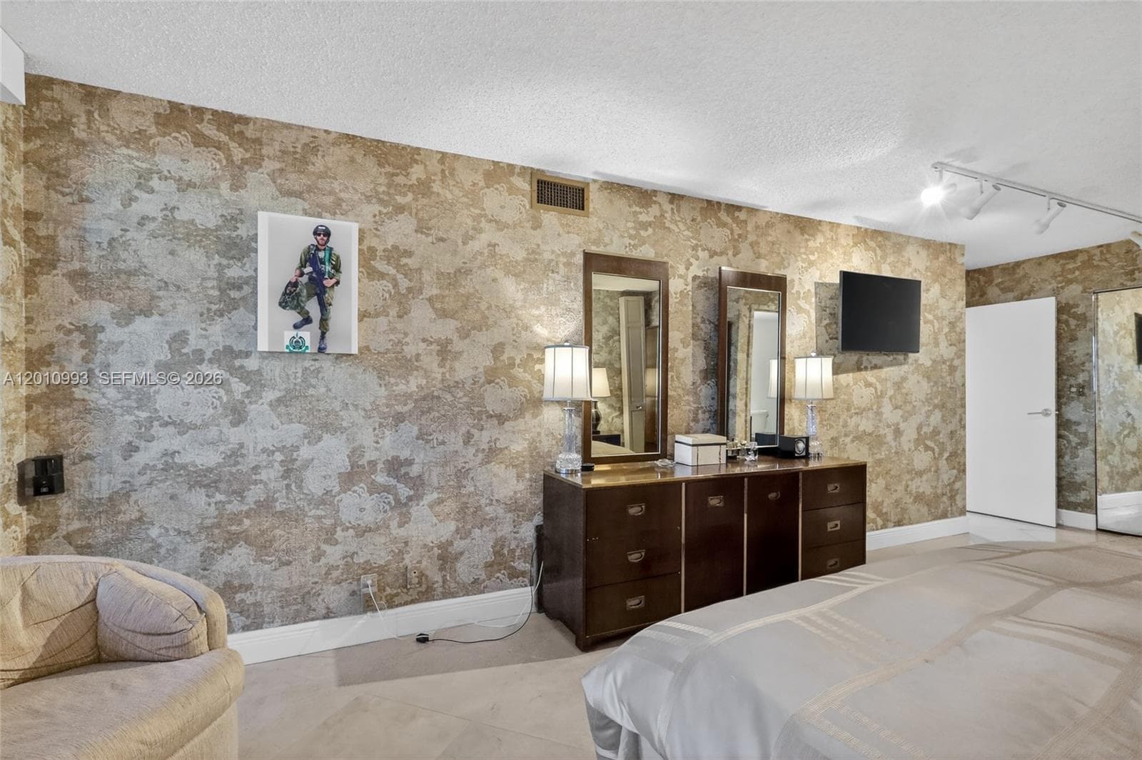 OCEANVIEW PARK CONDO · #104 in Hallandale Beach - Photo 35