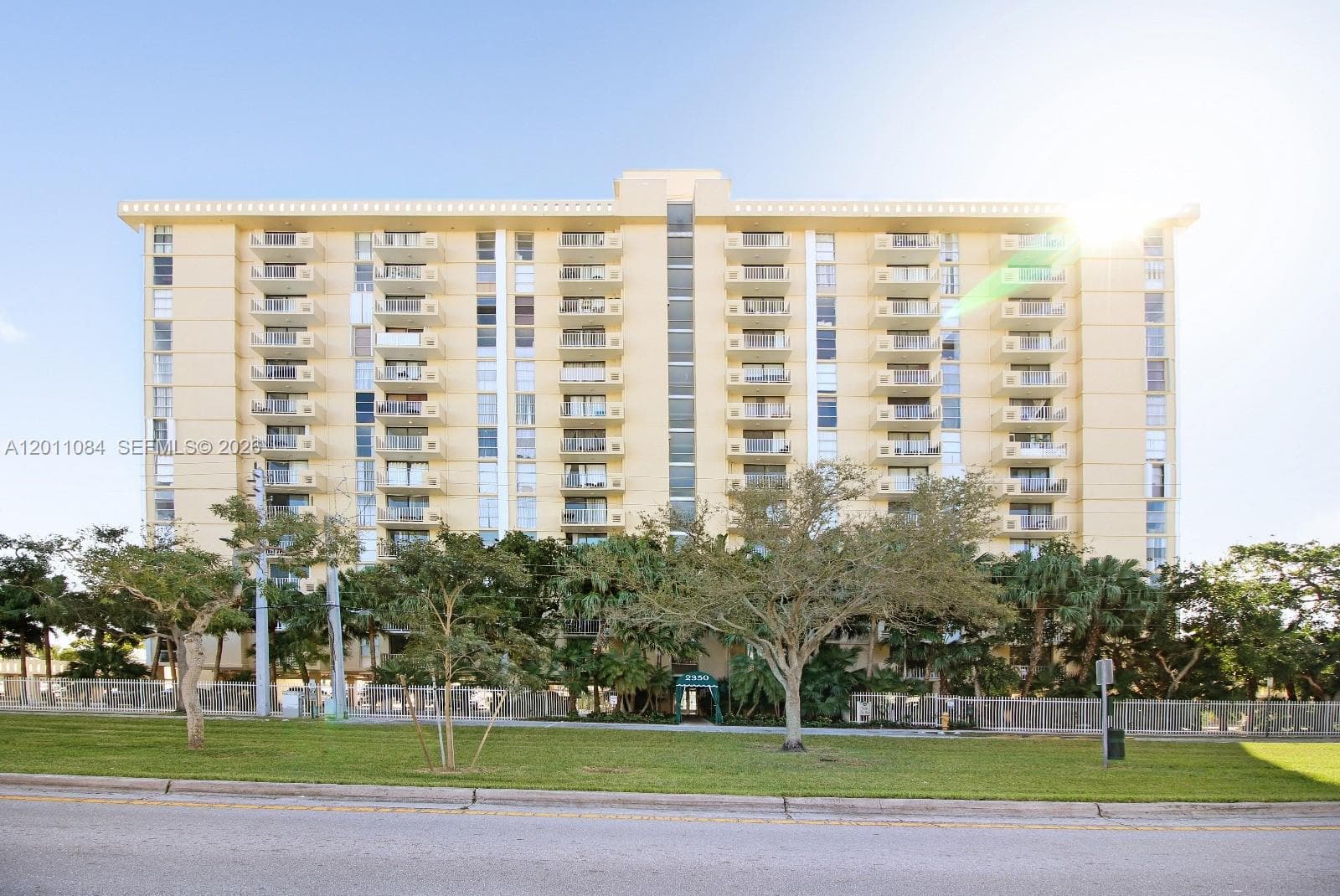 VECINO DEL MAR CONDO · #1111 in North Miami - Photo 1