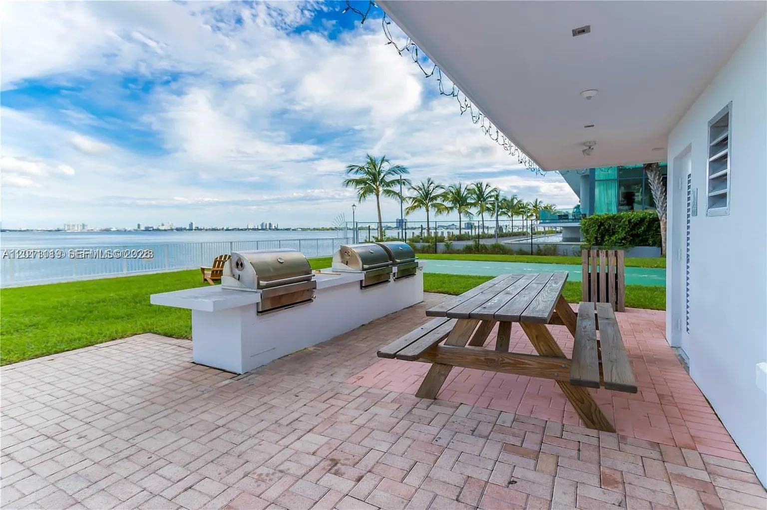 BAY PARK TOWERS CONDO · #512 in Miami - Photo 8