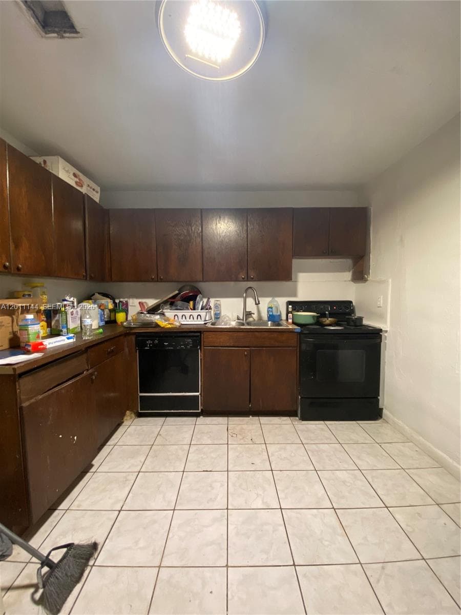 3956 NW 182nd Ln photo 3