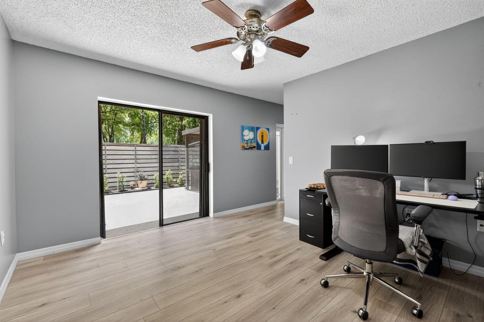 Office/den/bedroom