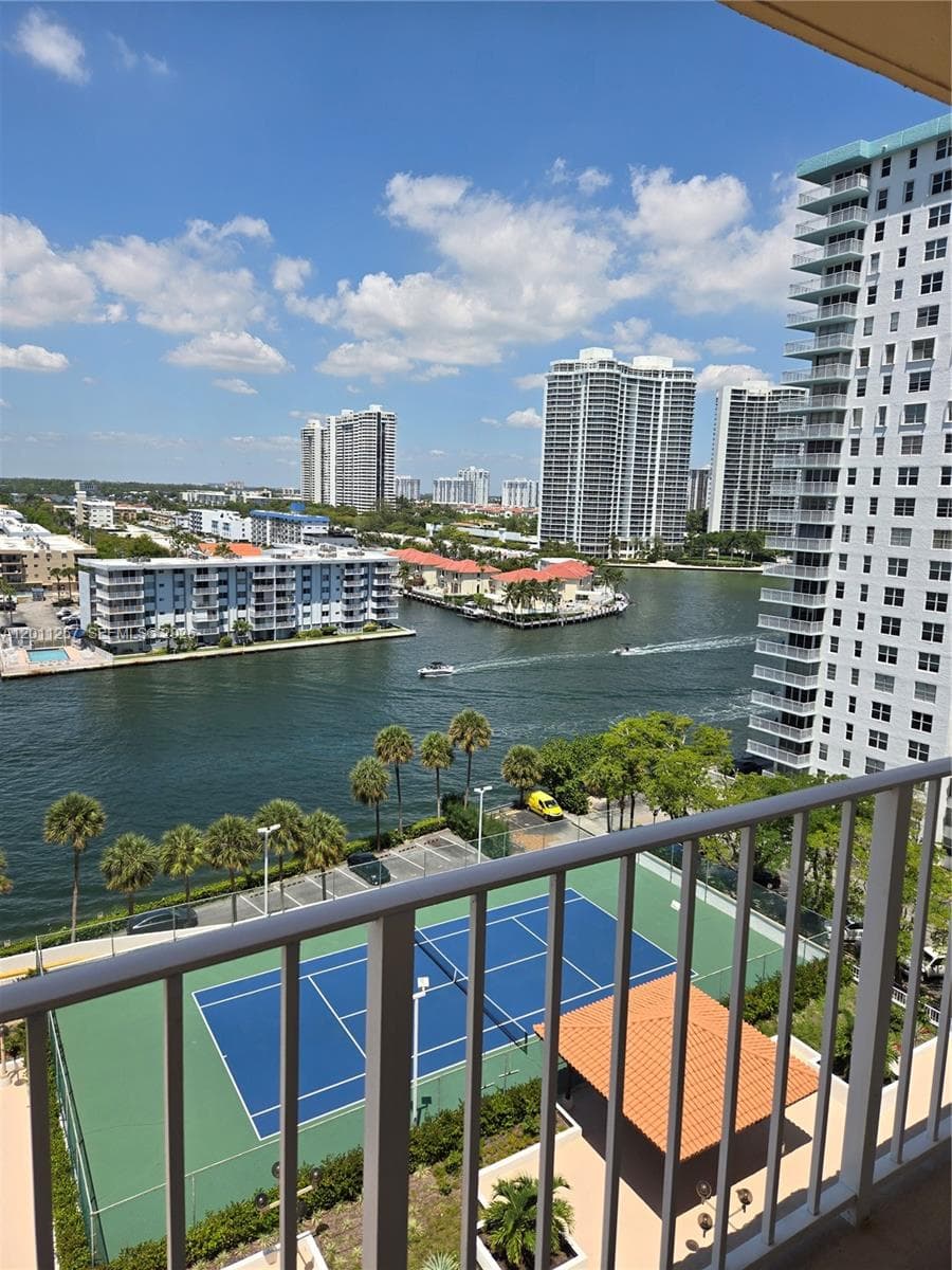WINSTON TOWERS 700 CONDO · #1207 in Sunny Isles Beach - Photo 2