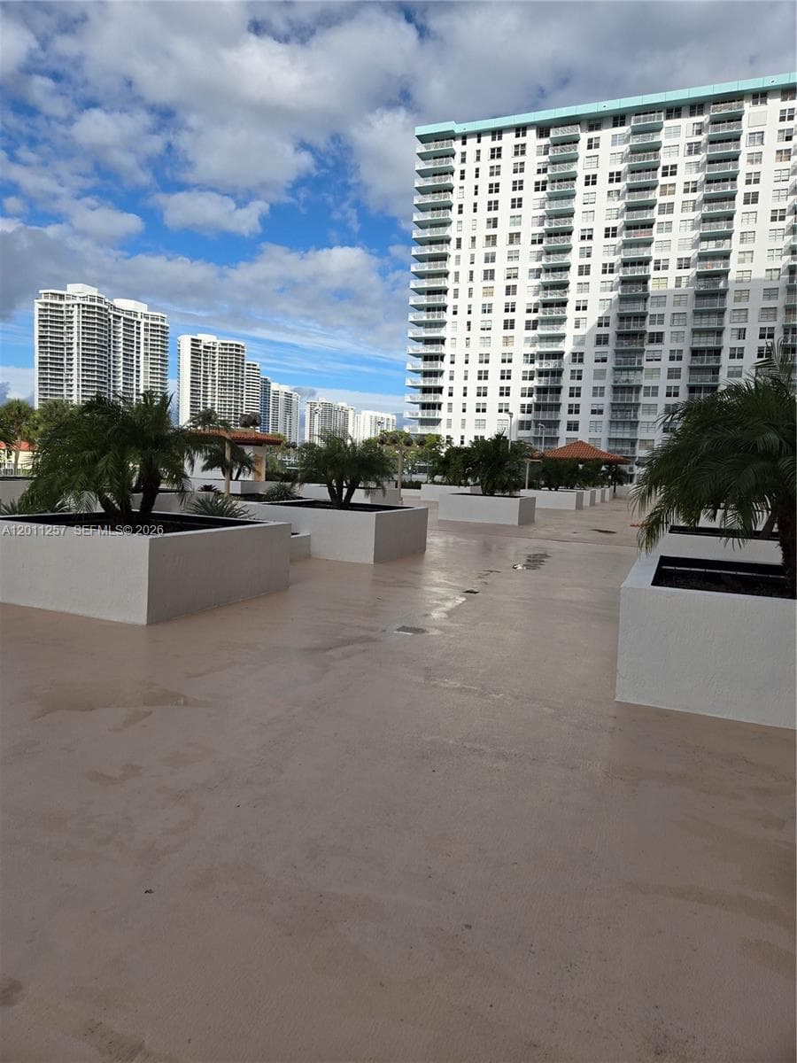 WINSTON TOWERS 700 CONDO · #1207 in Sunny Isles Beach - Photo 22